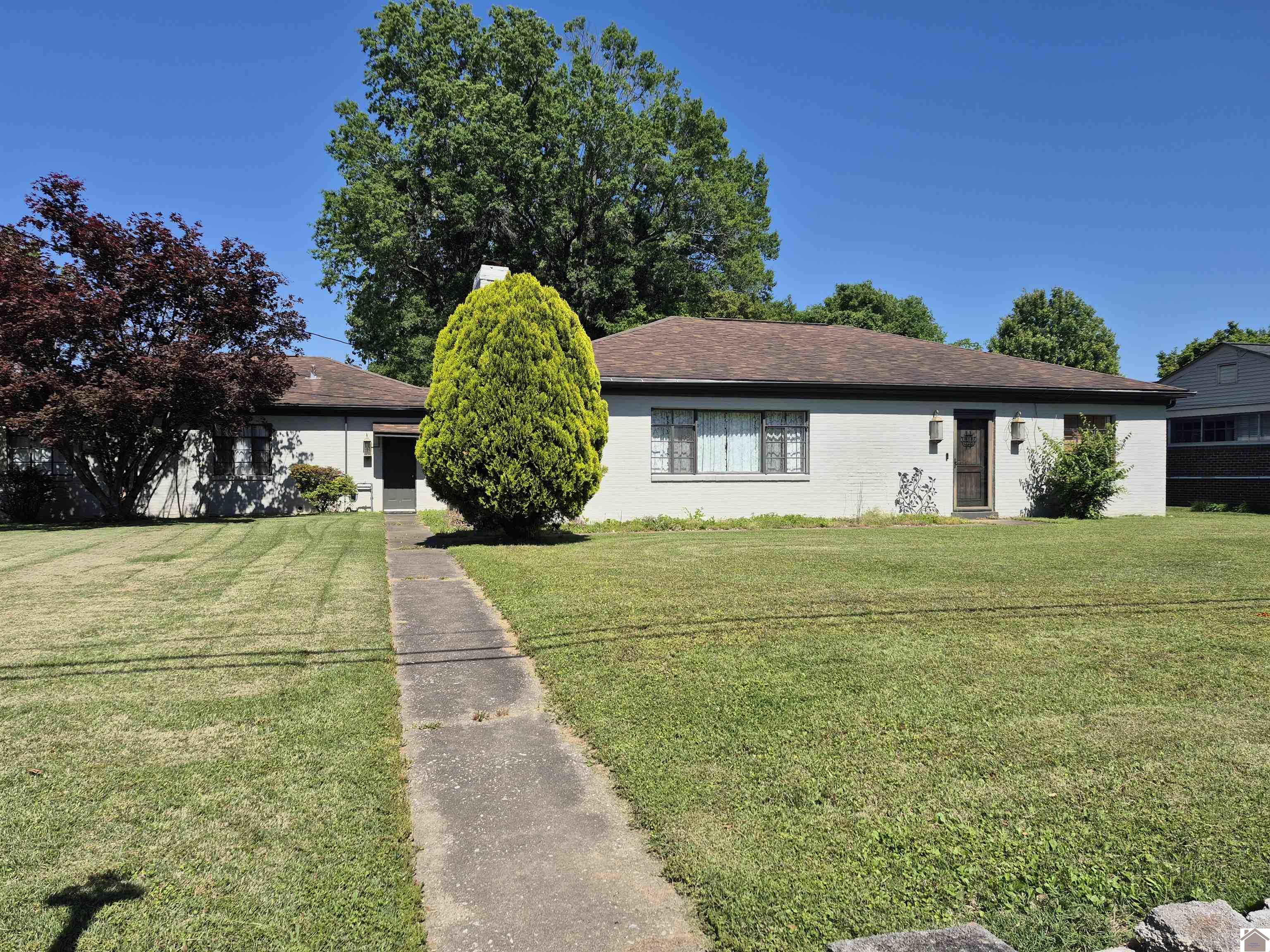300 Cardinal Ln, Paducah, KY 42001 Listing Photo  1