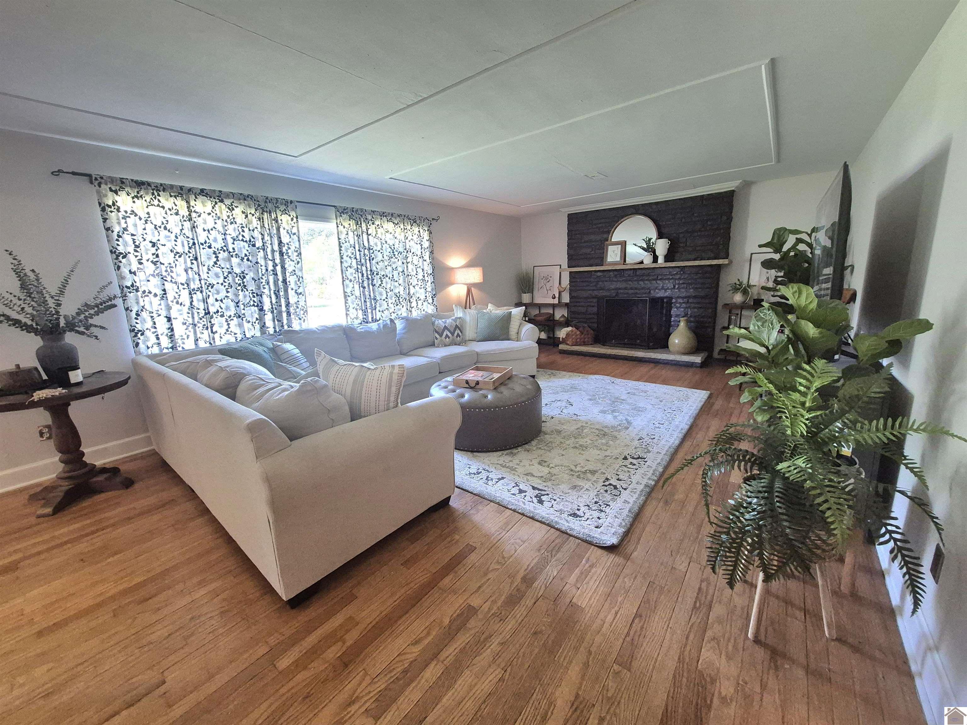 300 Cardinal Ln, Paducah, KY 42001 Listing Photo  4