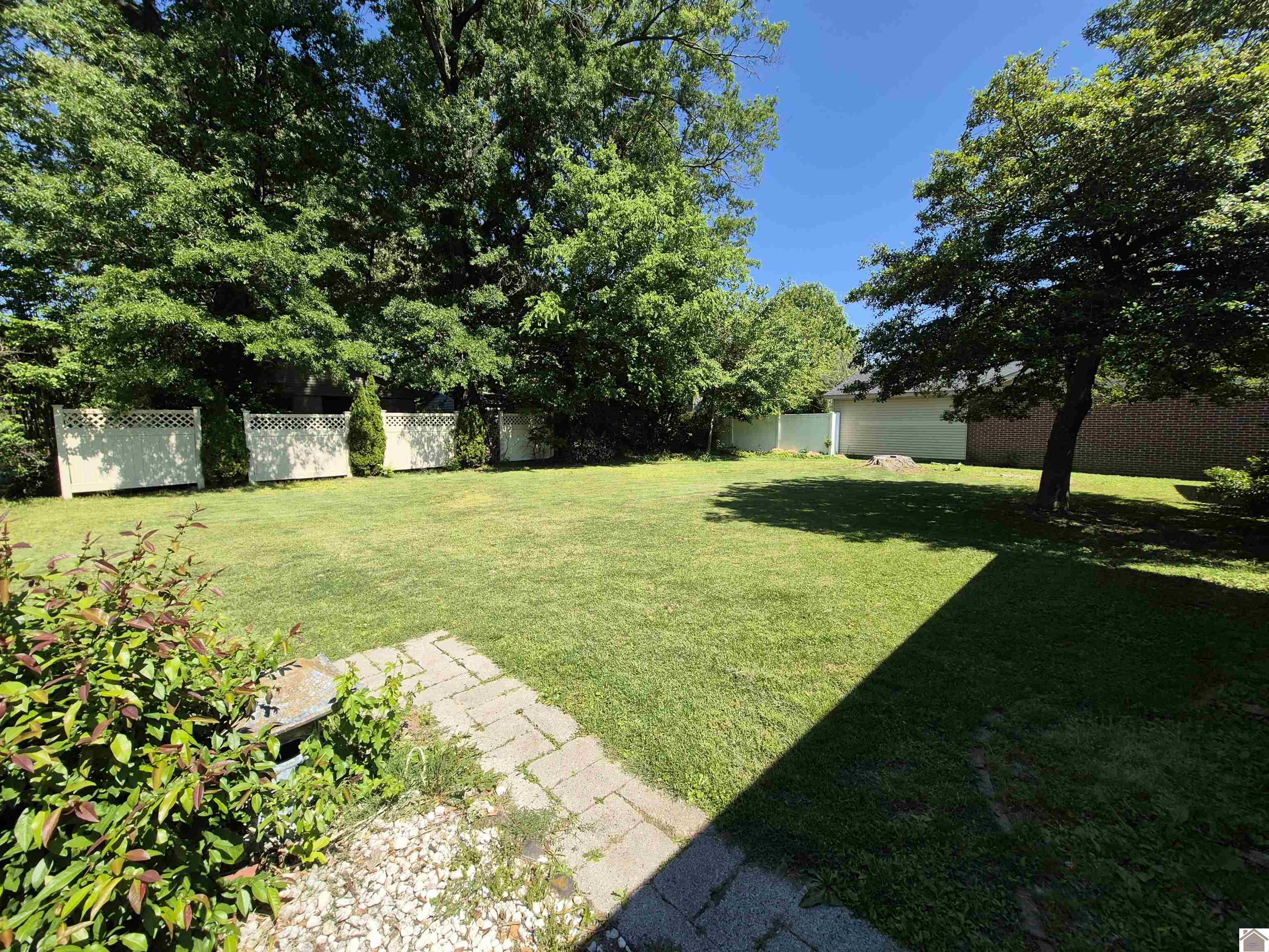 300 Cardinal Ln, Paducah, KY 42001 Listing Photo  32