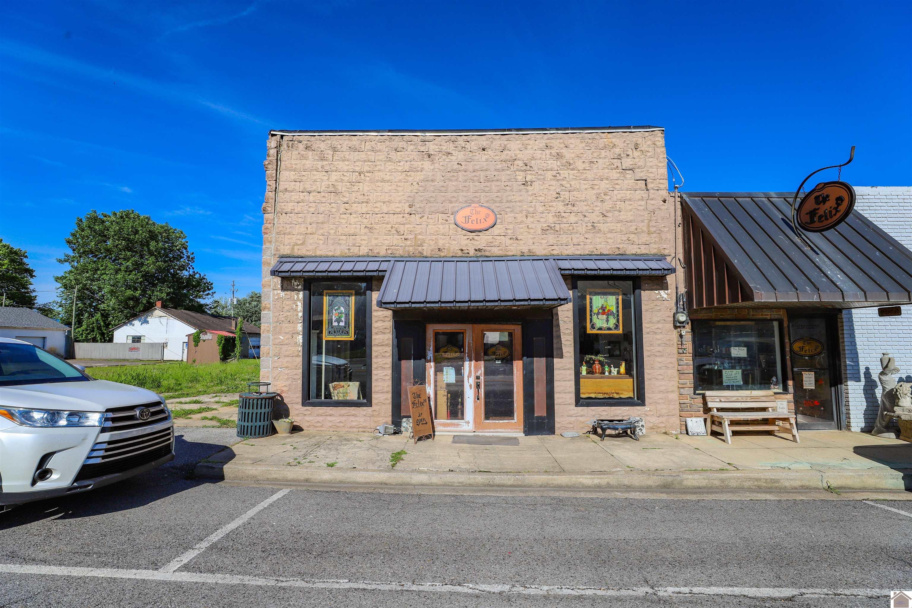 210 Main St, Hazel, KY 42049 Listing Photo  1