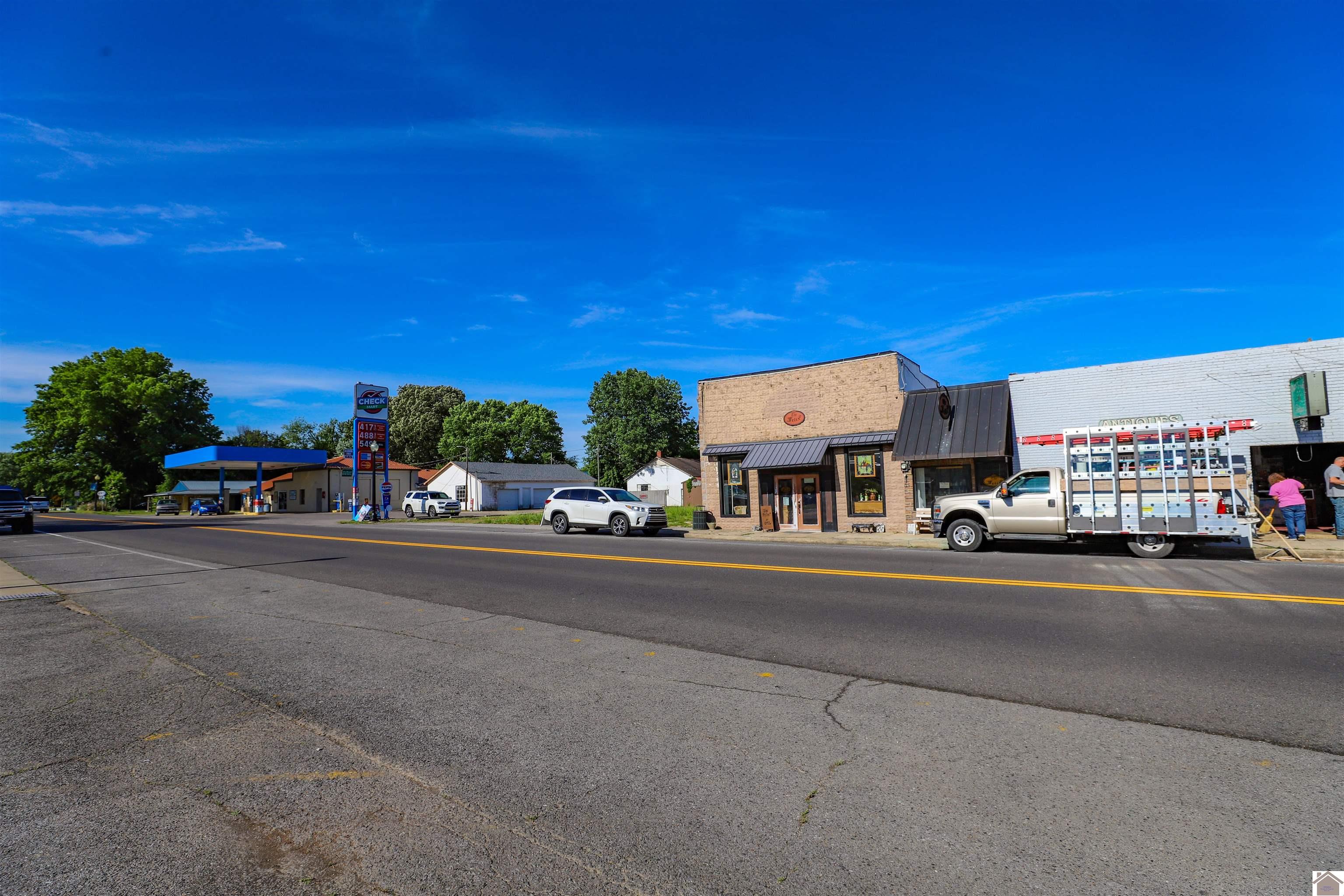 210 Main St, Hazel, KY 42049 Listing Photo  3