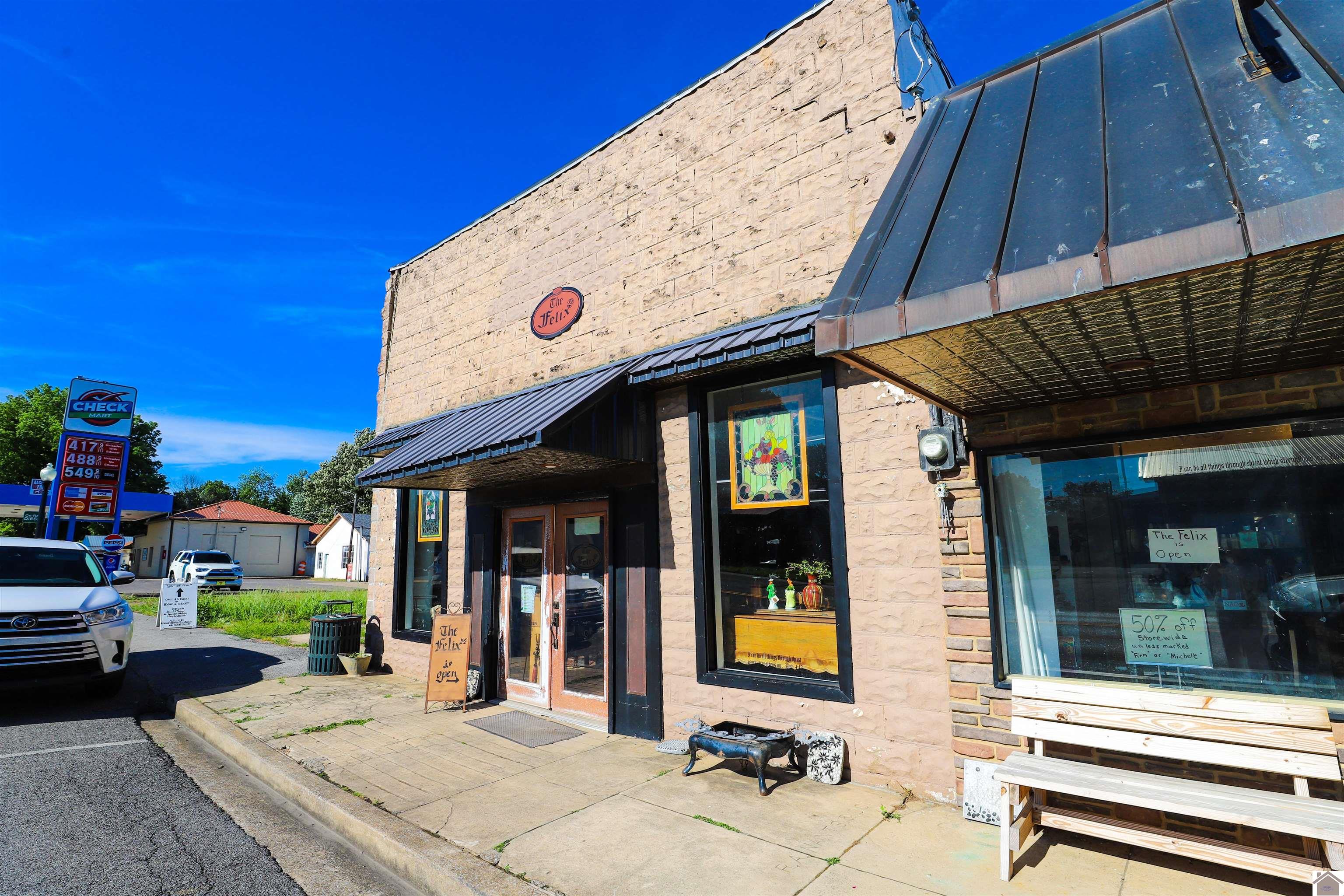 210 Main St, Hazel, KY 42049 Listing Photo  5