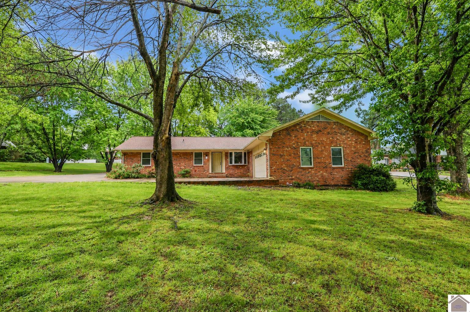 4430 Chicadee Drive, Paducah, KY 42001 Listing Photo  2