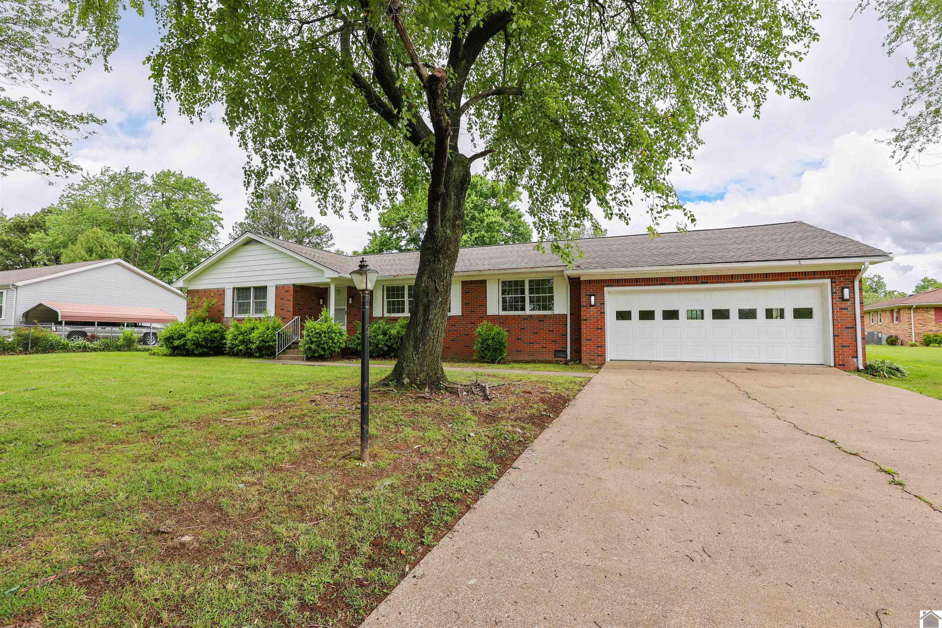 5861 Kathy Drive, Paducah, KY 42003 Listing Photo  4