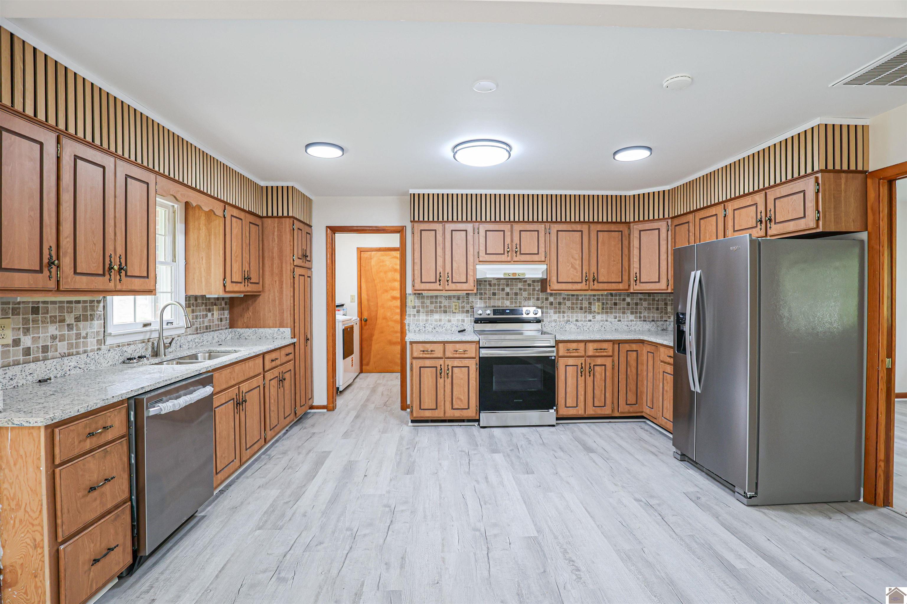 5861 Kathy Drive, Paducah, KY 42003 Listing Photo  10
