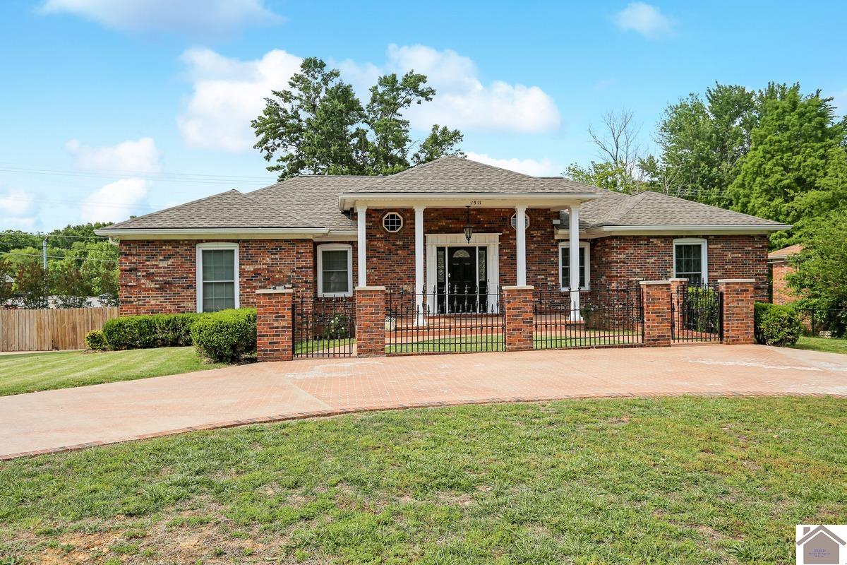 1511 Oxford Drive, Murray, KY 42071 Listing Photo  1