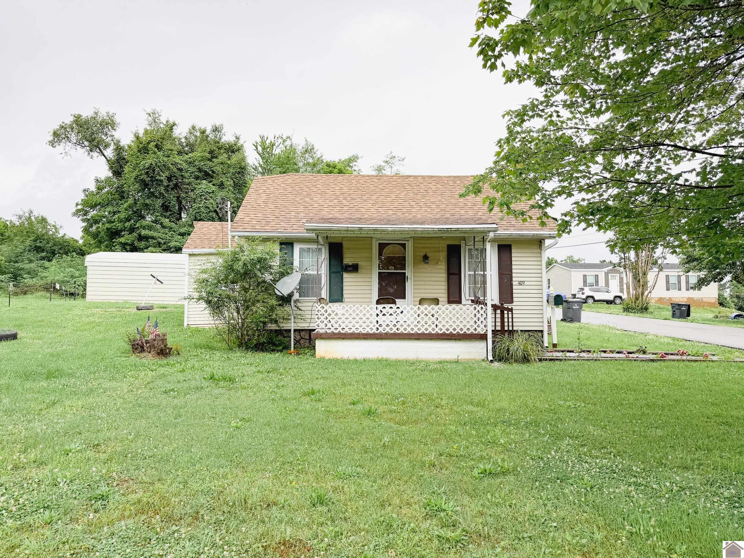 409 Willow Ln, Princeton, KY 42445 Listing Photo  1