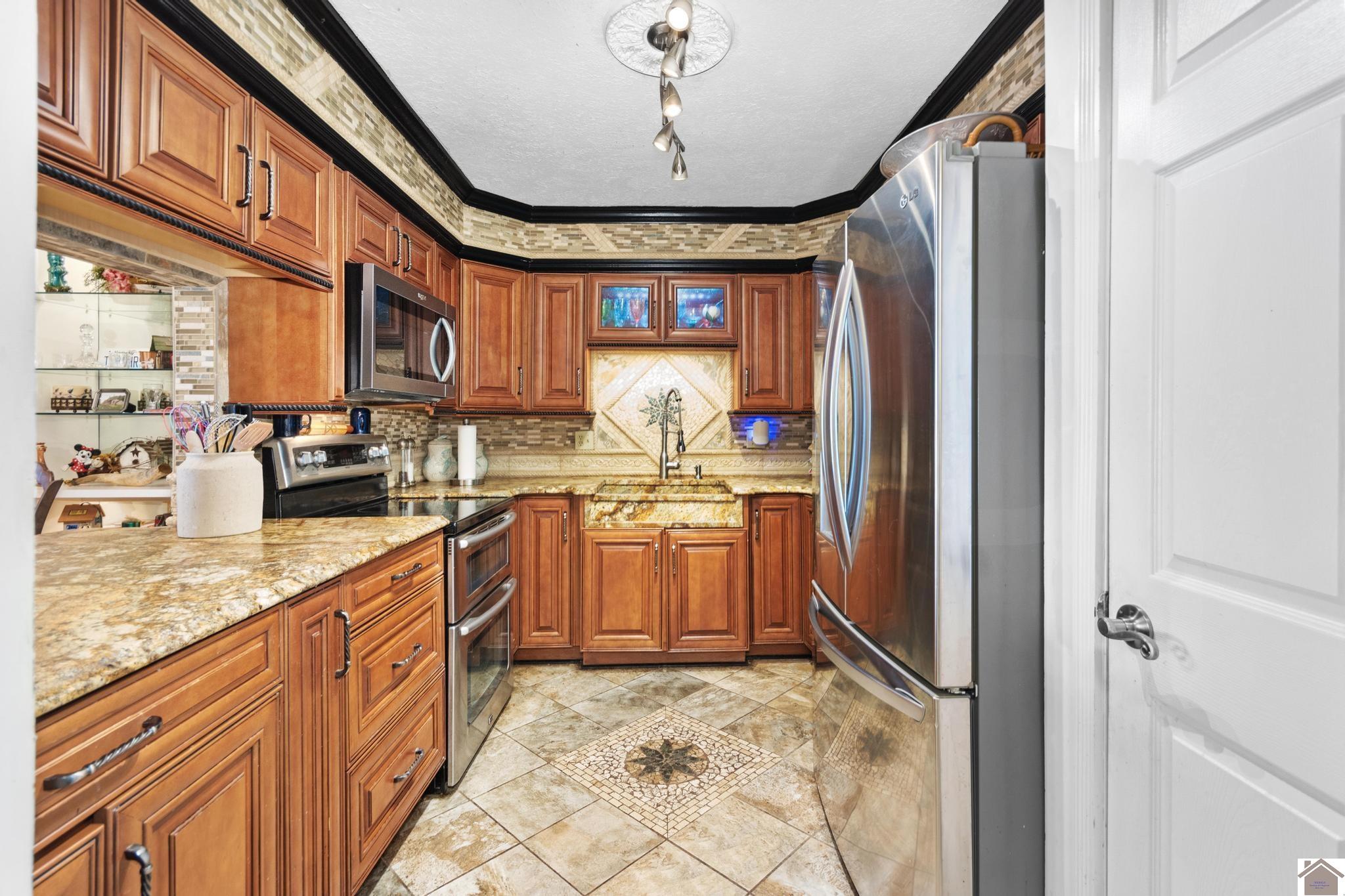 328 Champion Hills Road Unit 17B, Kuttawa, KY 42055 Listing Photo  7