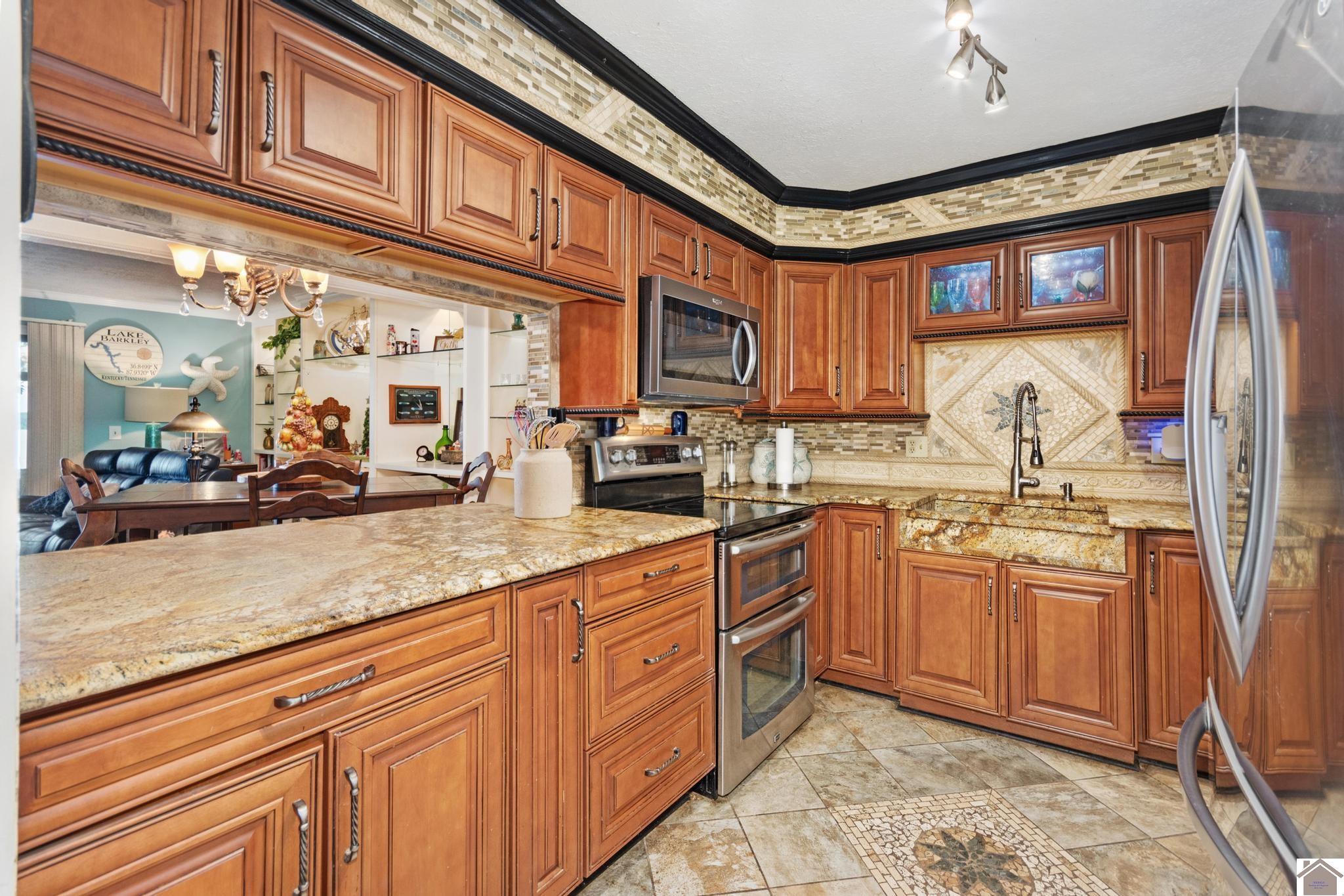328 Champion Hills Road Unit 17B, Kuttawa, KY 42055 Listing Photo  8