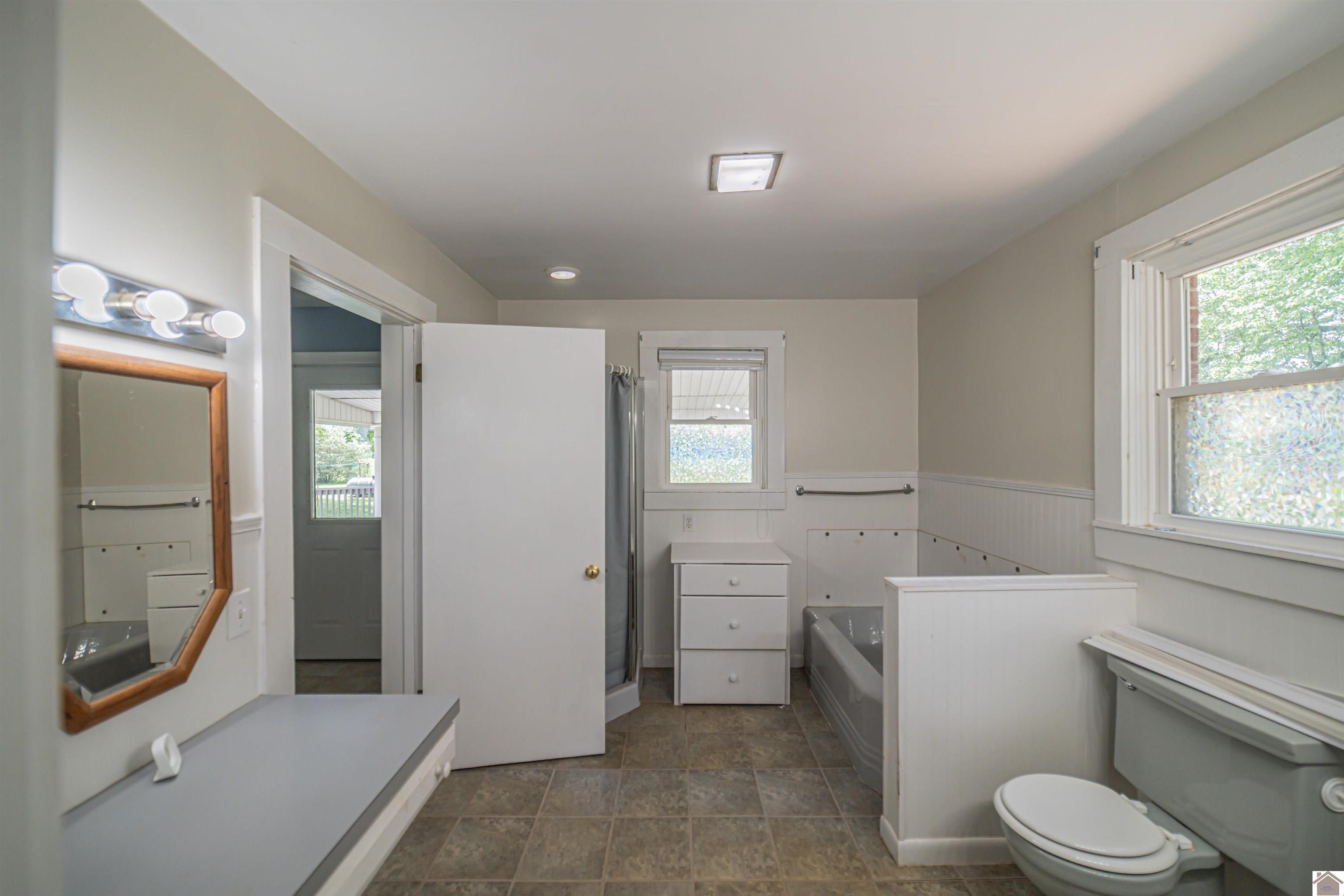 893 Peach Orchard Road, Murray, KY 42071 Listing Photo  17