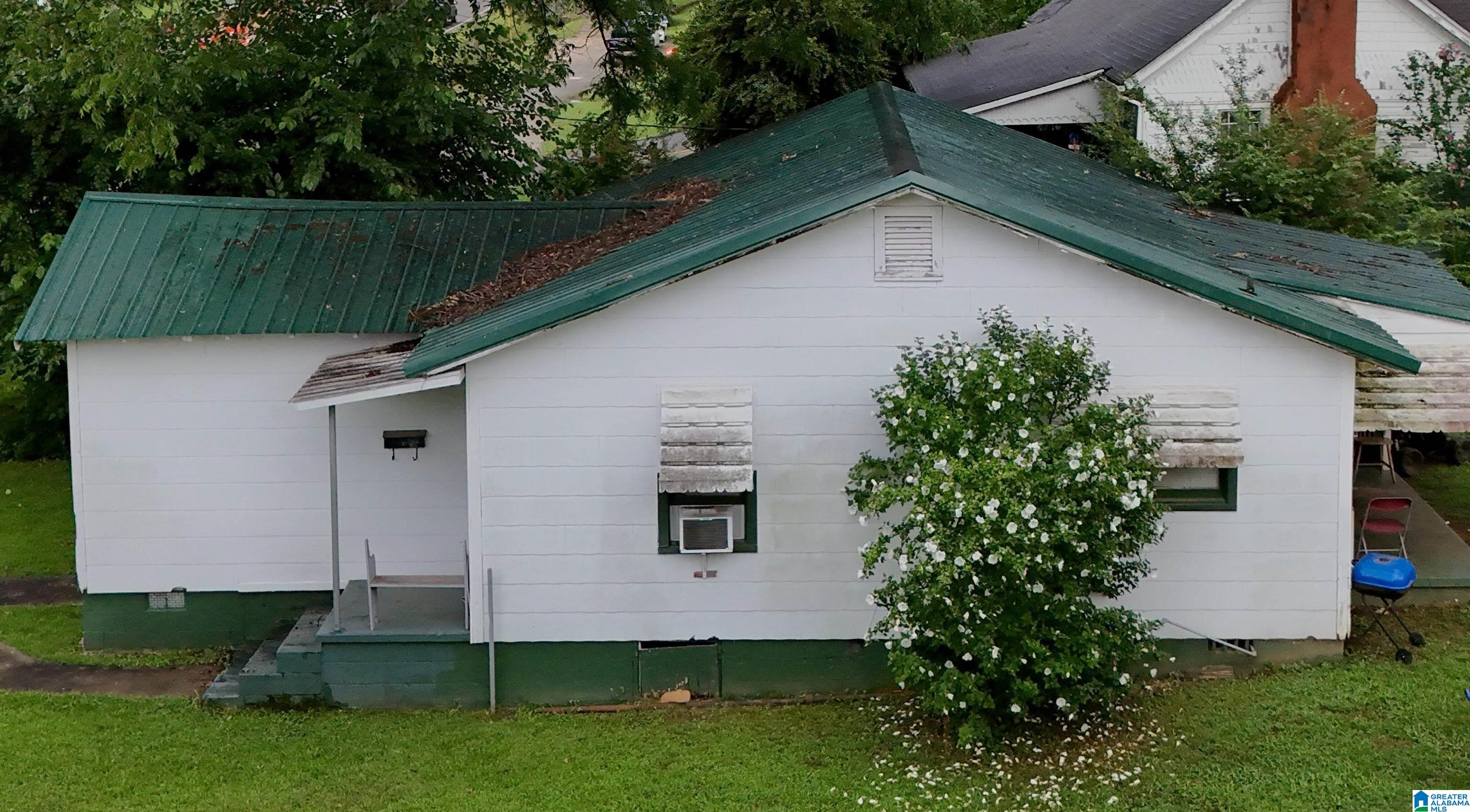 1208 BARRY STREET