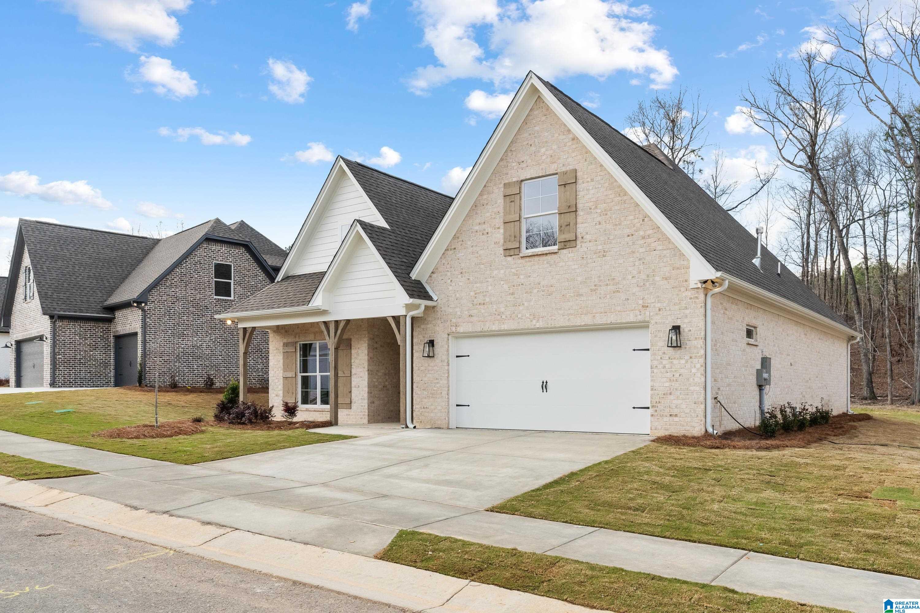 Photo 3 of Single family home for sale at 109 Mcalpin Cir, Pelham, AL 35124 | MLS# 21404211 | Listing updated on 2026-09-16