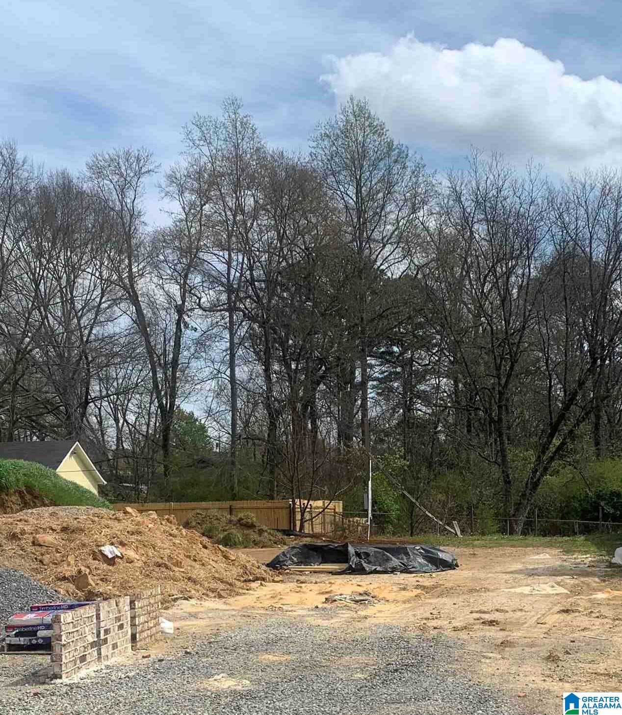 1486 KNOLLWOOD COURT