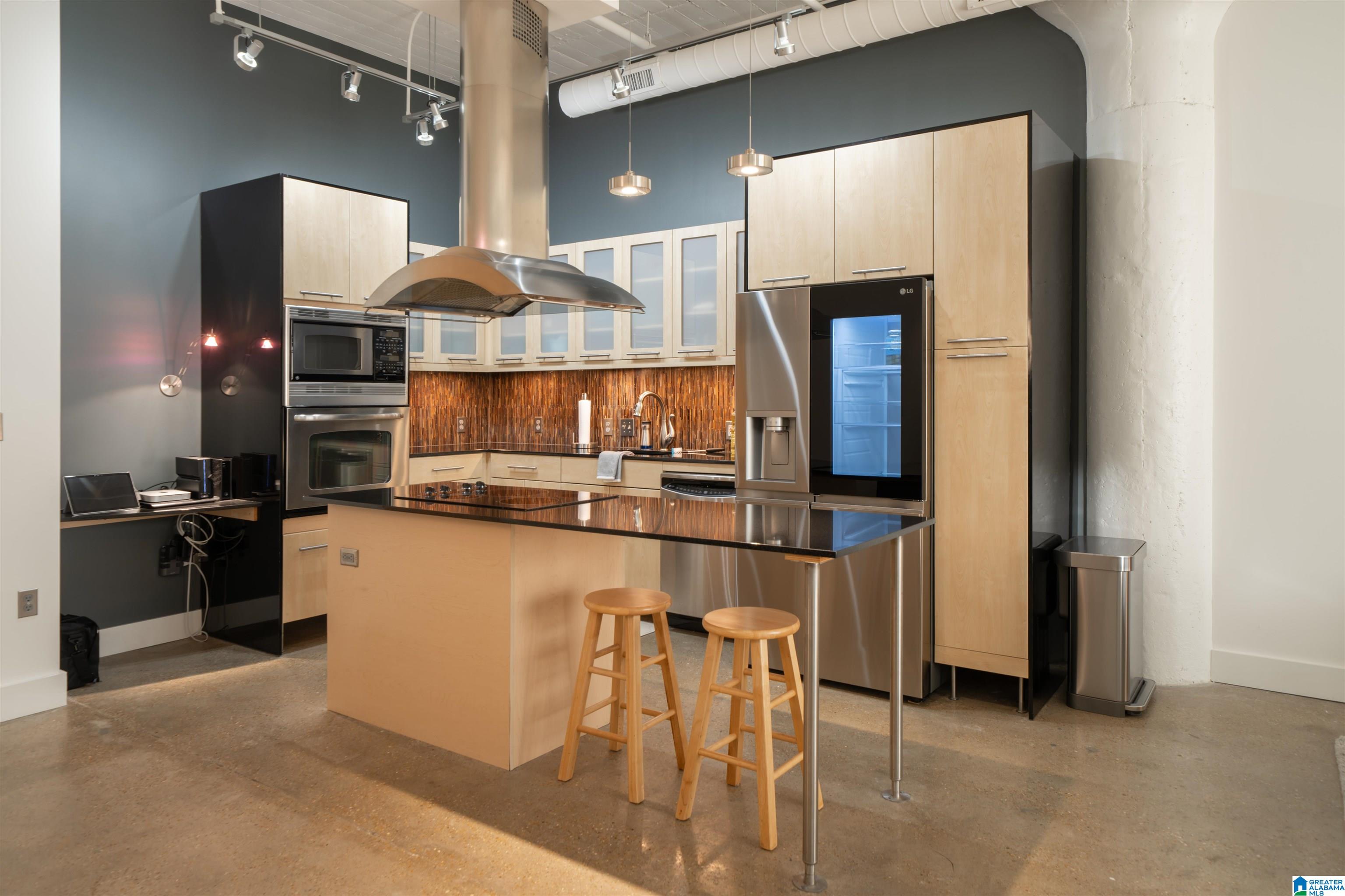 2201 5TH AVENUE S