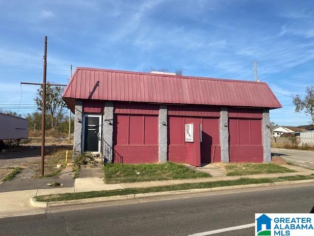 1000 3RD AVENUE W