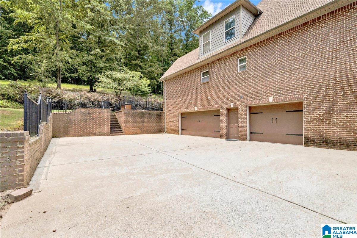 Homes for sale in Trussville, AL | 8176 Carrington Dr, Trussville, AL 35173 | MLS# 21421890