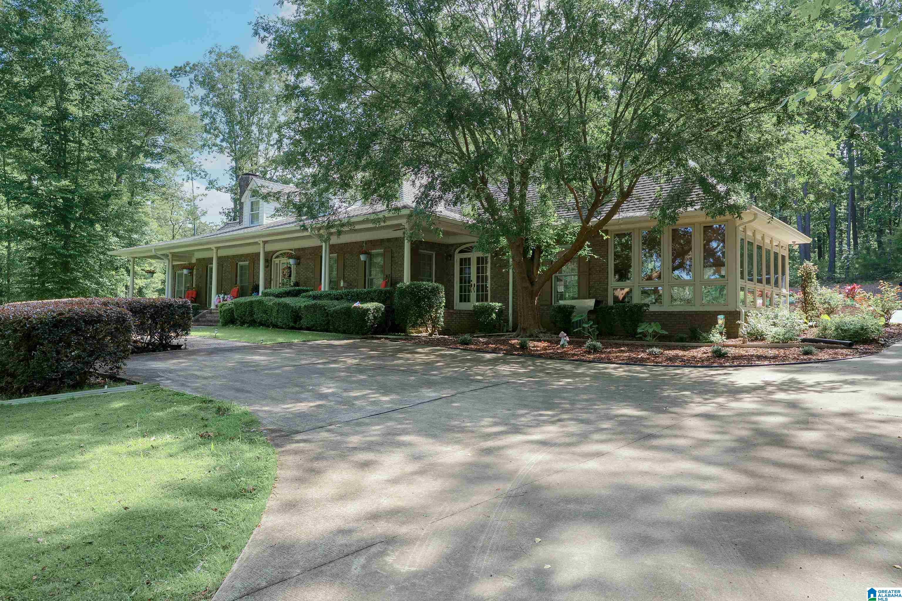 2nd image of 326 Levan Dr, Columbiana, AL 35051 | MLS# 21422775