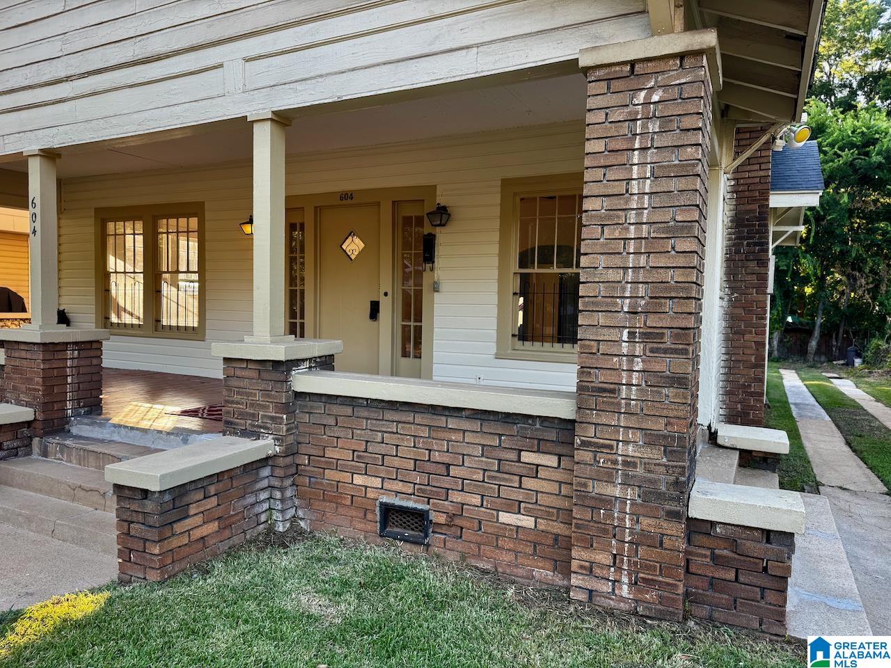 2nd image of 604 10th Avenue S, Birmingham, AL 35205 | MLS# 21425274