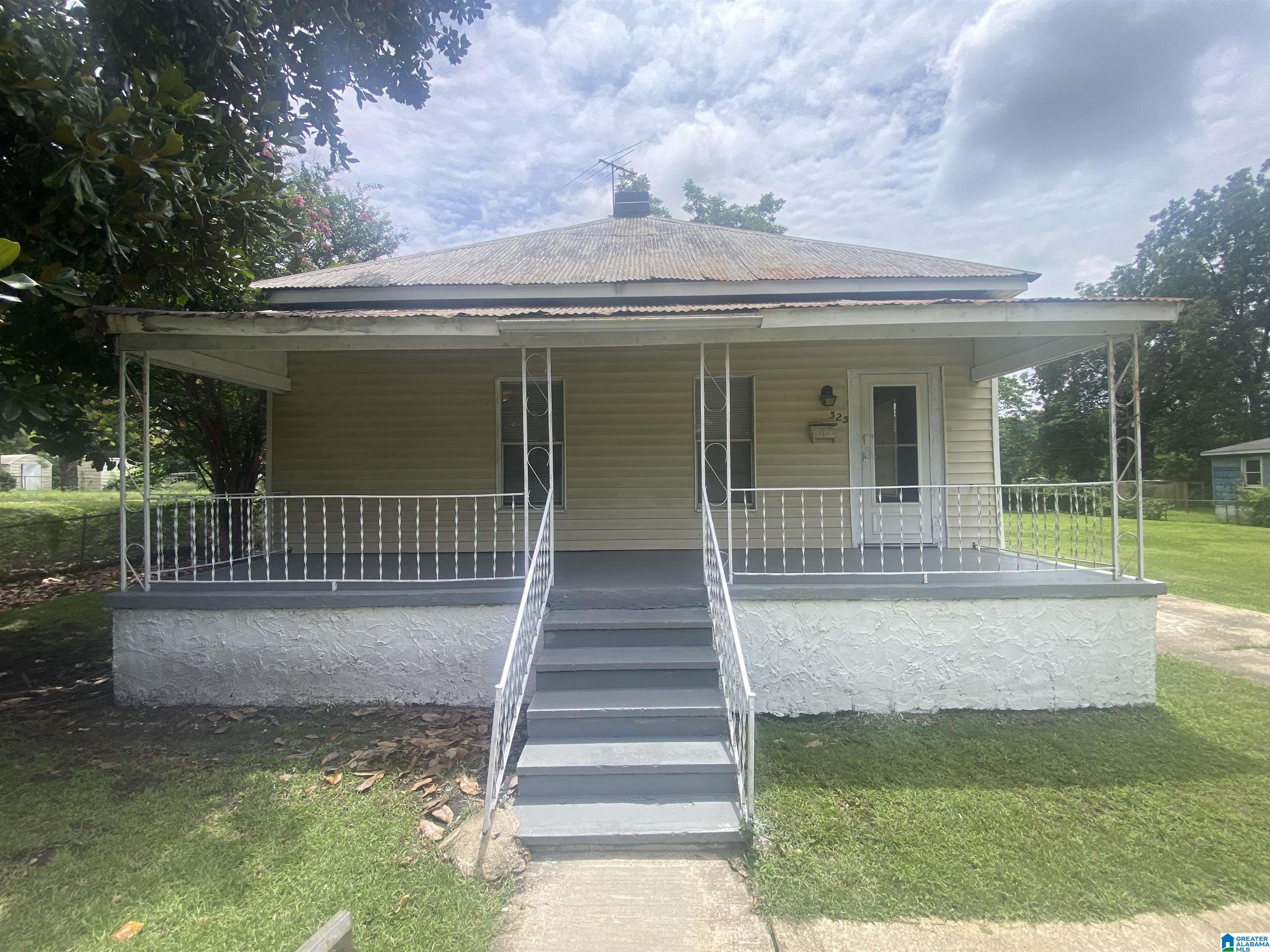323 3RD STREET
