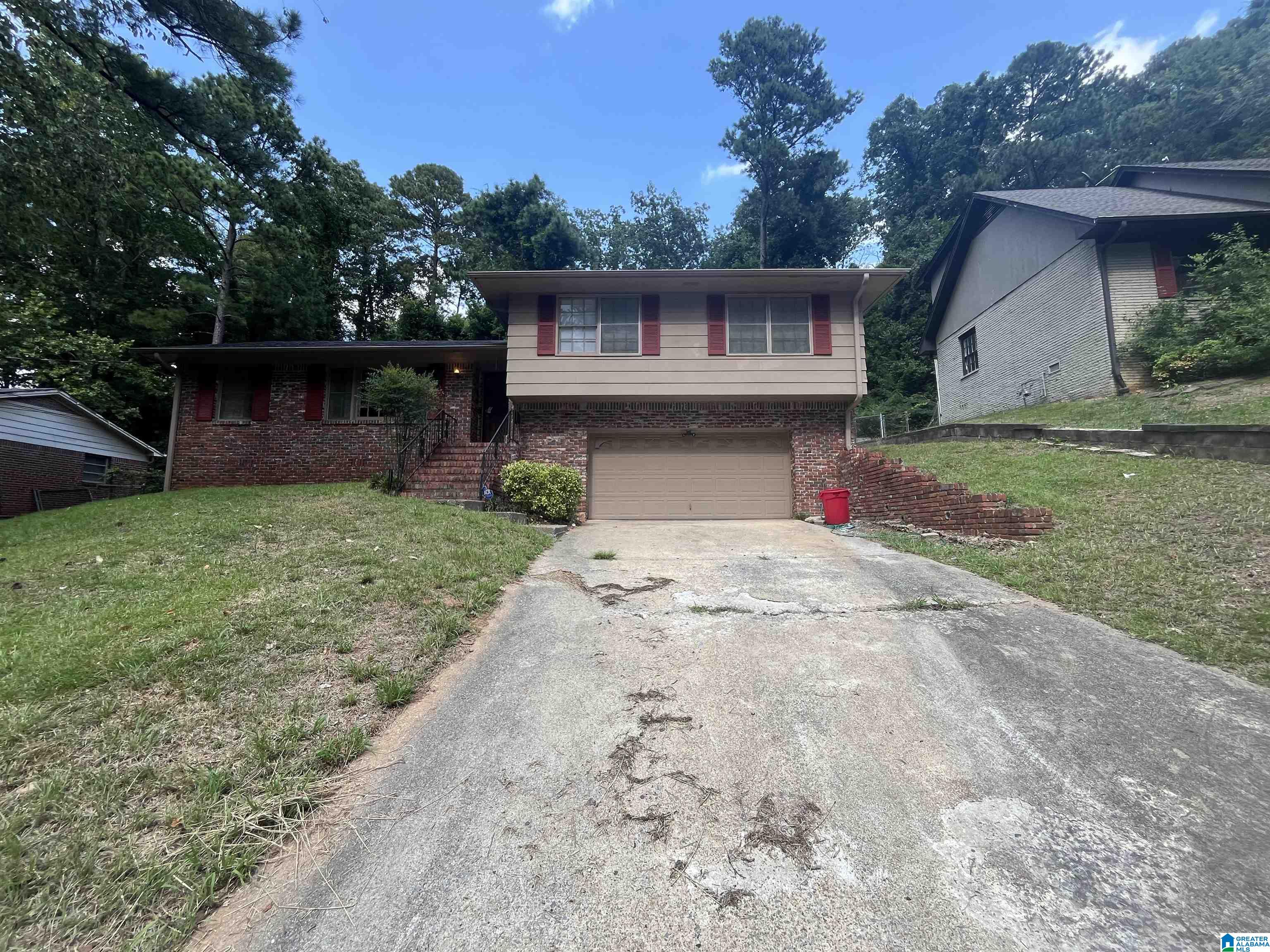 901 GLENVALLEY DRIVE