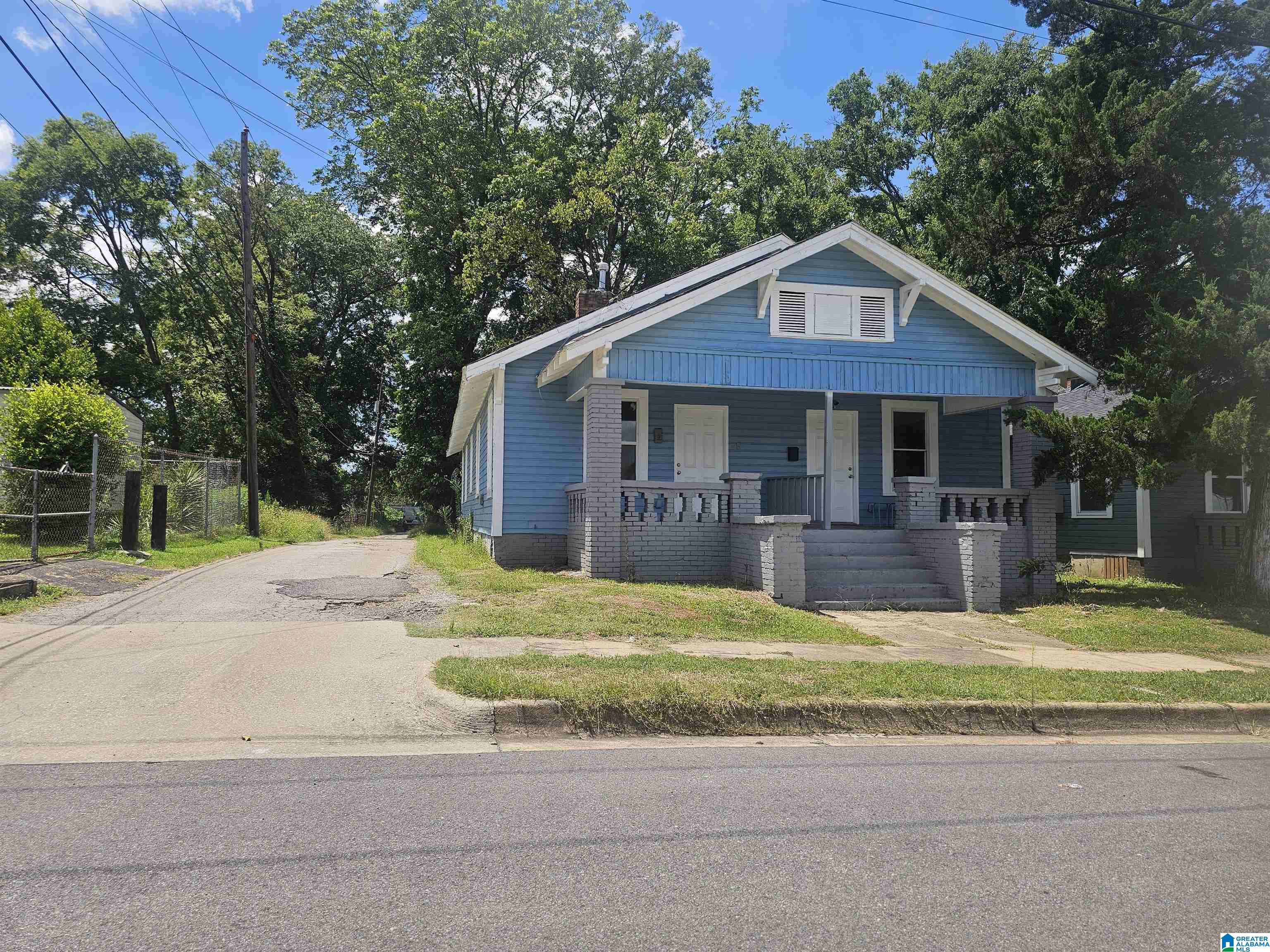 Homes for sale in Birmingham, AL | 1512 Cullman Avenue, Birmingham, AL 35208 | MLS# 21427605