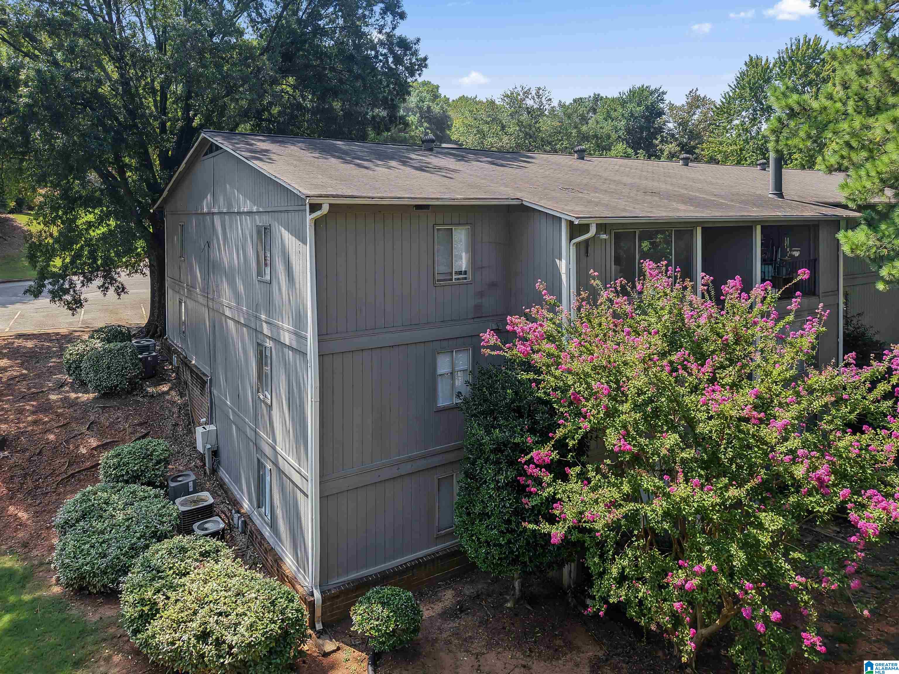 400 SKYVIEW DRIVE