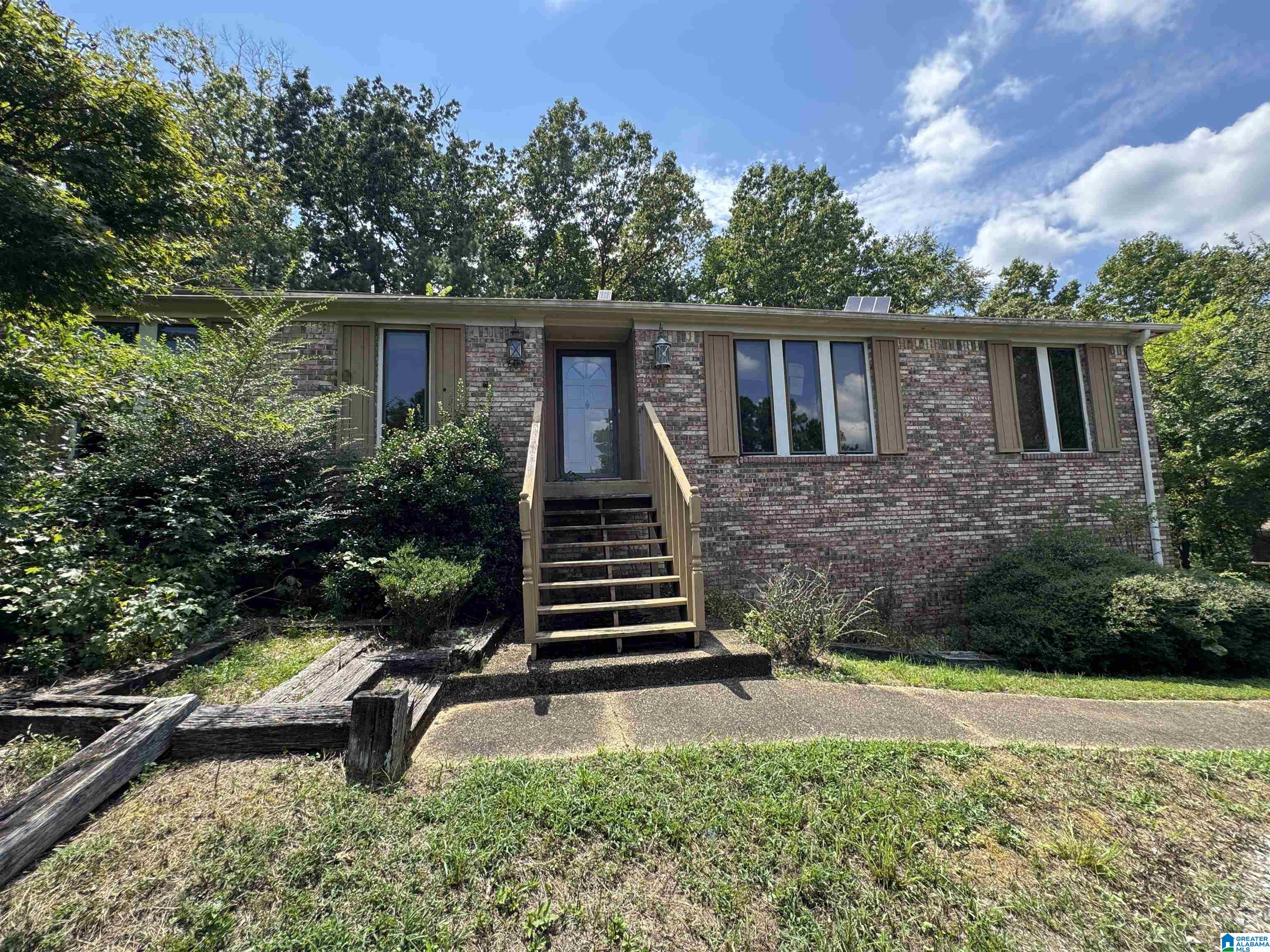 Homes for sale in Pelham, AL | 4526 Wooddale Dr, Pelham, AL 35124 | MLS# 21428203