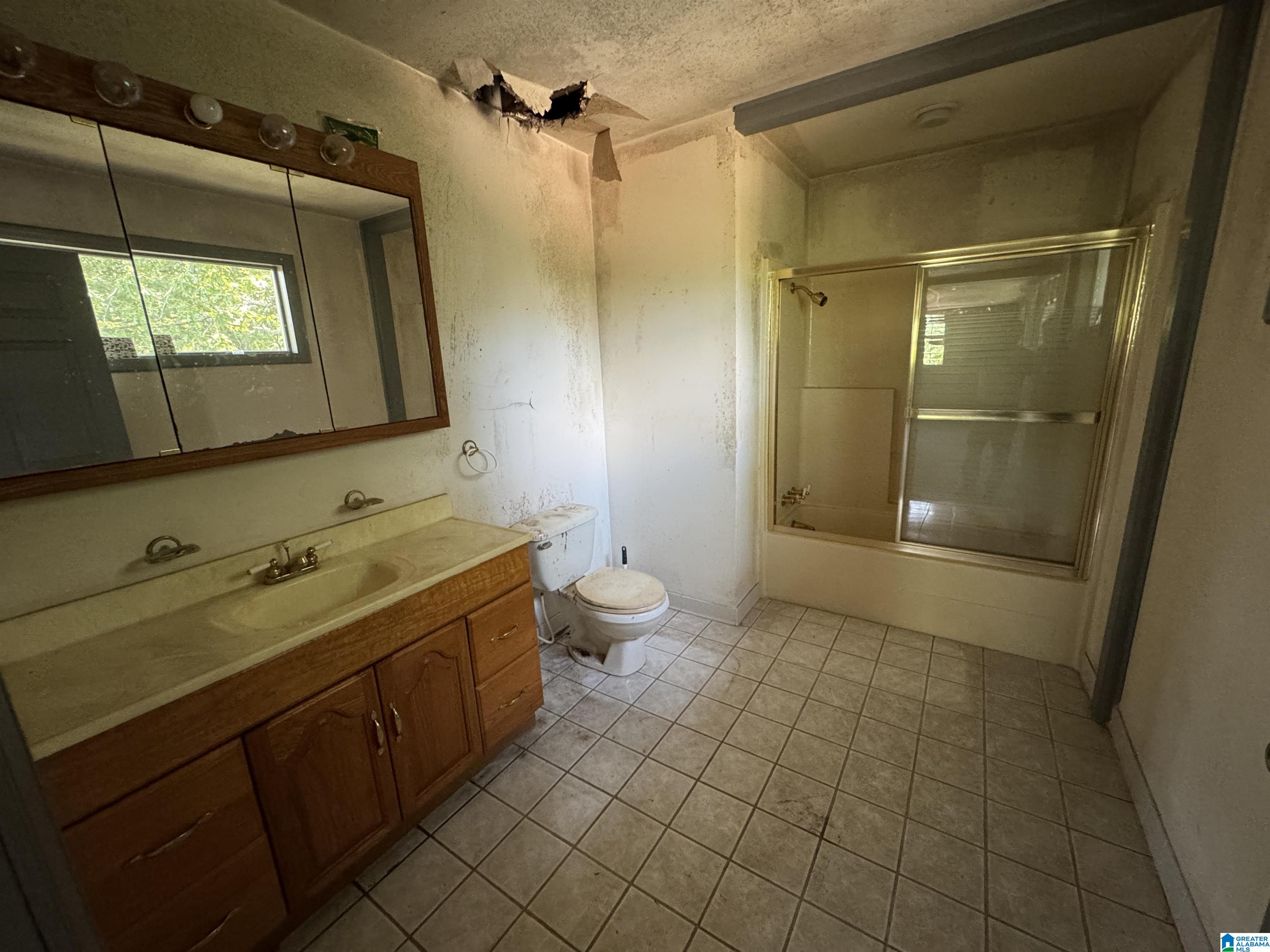 Homes for sale in Pelham, AL | 4526 Wooddale Dr, Pelham, AL 35124 | MLS# 21428203