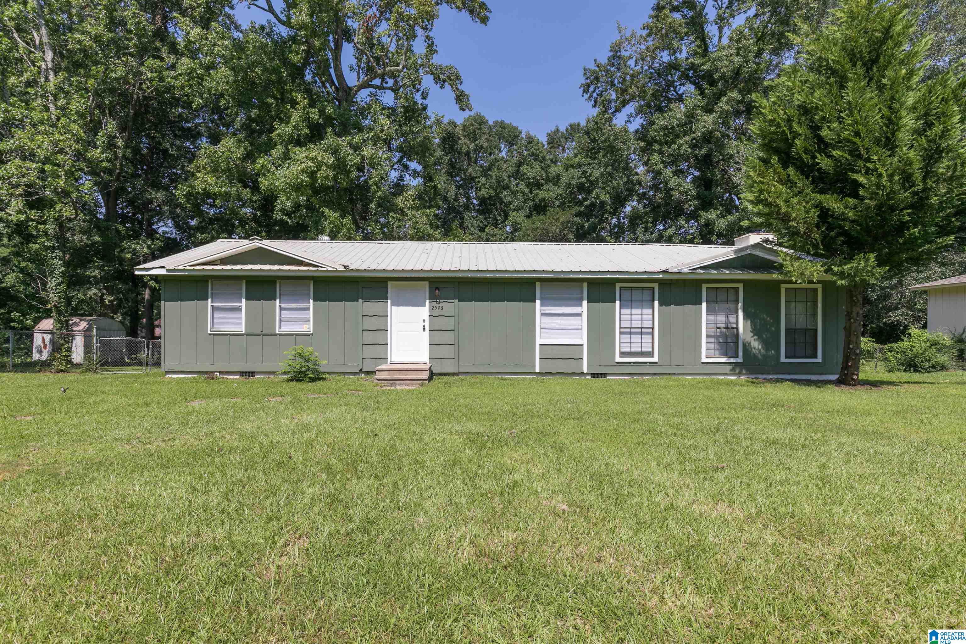 2528 OAK LEAF LANE