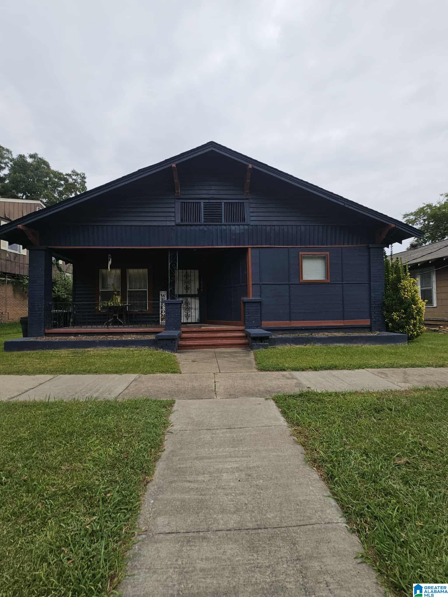 1226 8TH STREET W