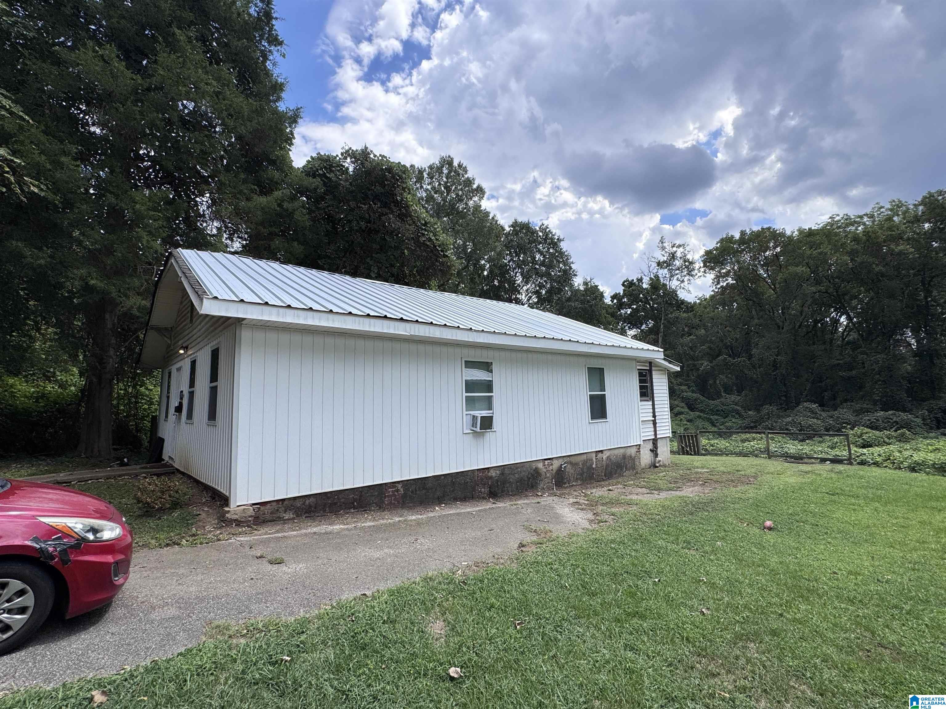 5211 LOOP ROAD