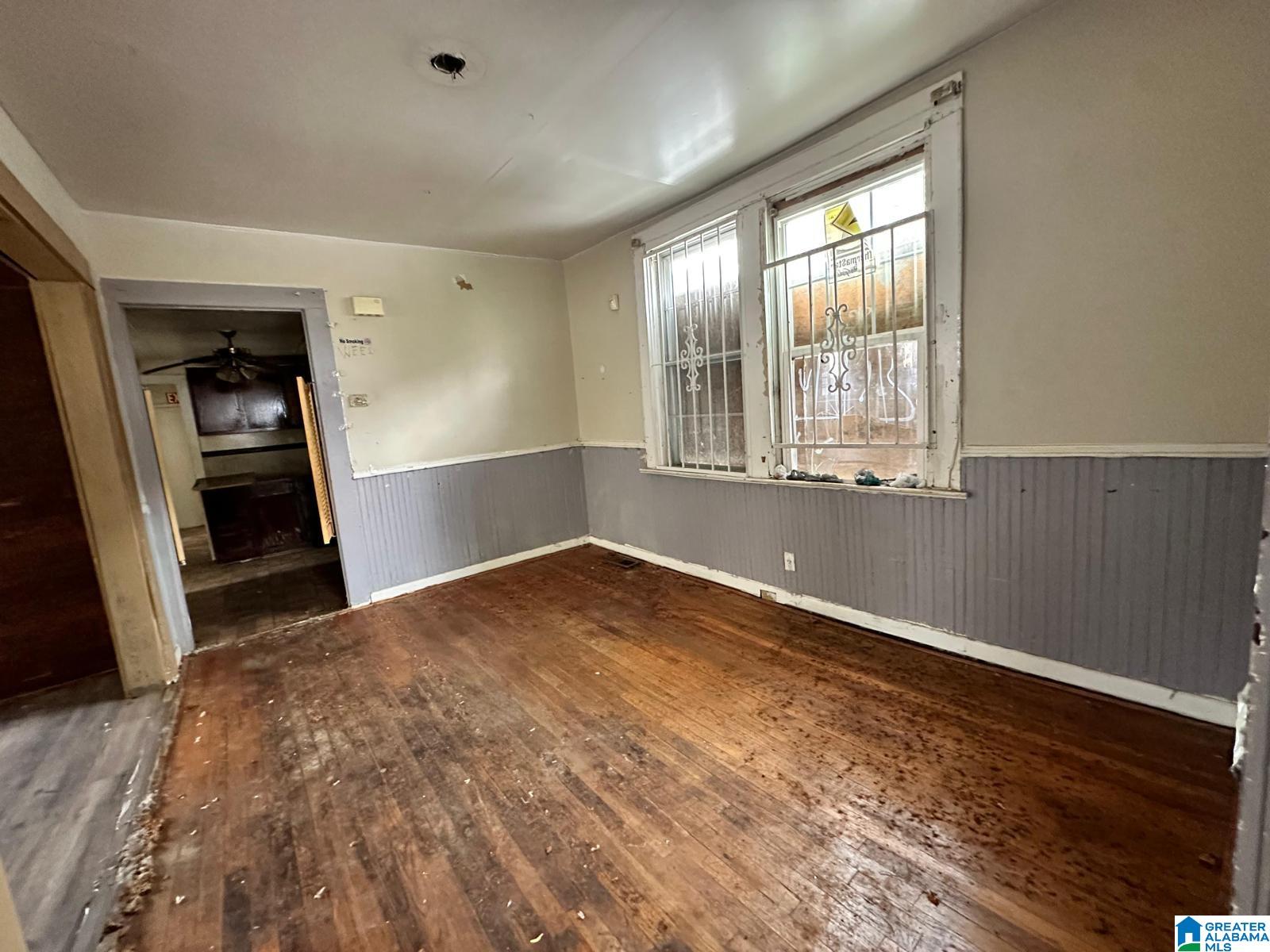 Photo 4 of Single family home for sale at 811 1St Street, Birmingham, AL 35204 | MLS# 21430243 | Listing updated on 2026-09-04