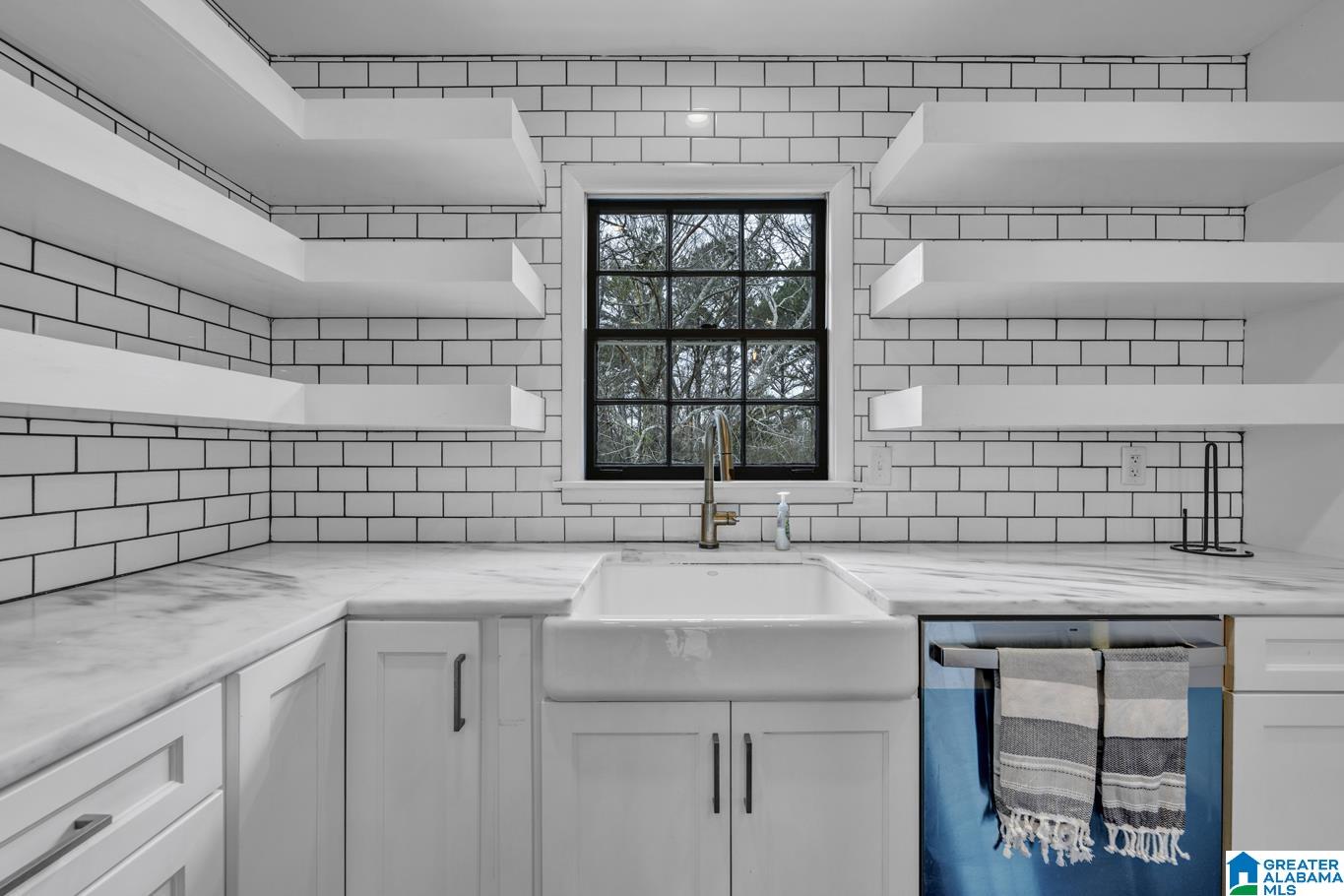 Homes for sale in Trussville, AL | 301 Mountain Dr, Trussville, AL 35173 | MLS# 21430424