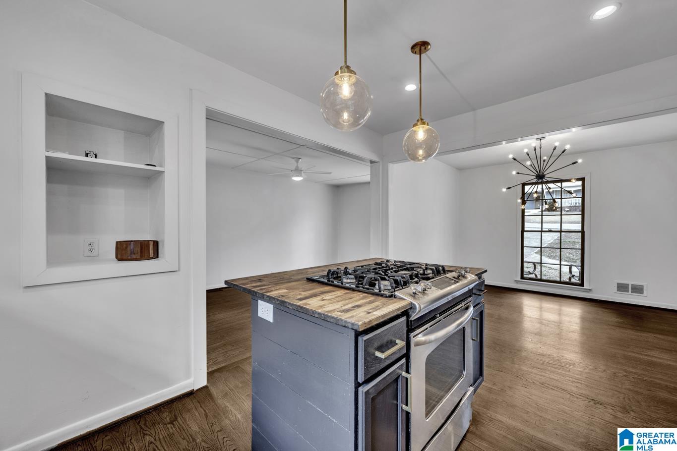 Homes for sale in Trussville, AL | 301 Mountain Dr, Trussville, AL 35173 | MLS# 21430424