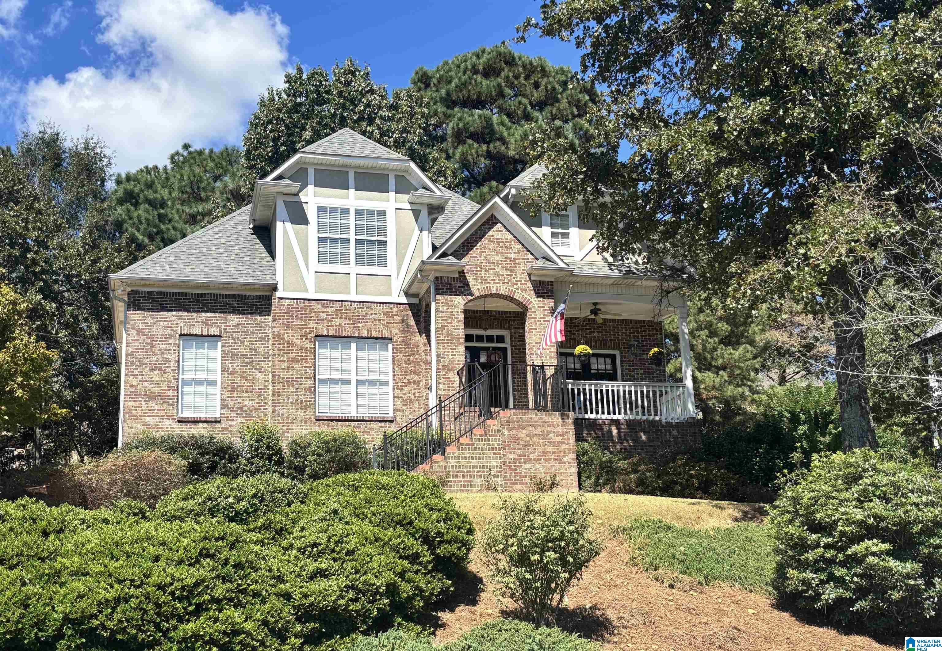 121 CLIFF ROAD