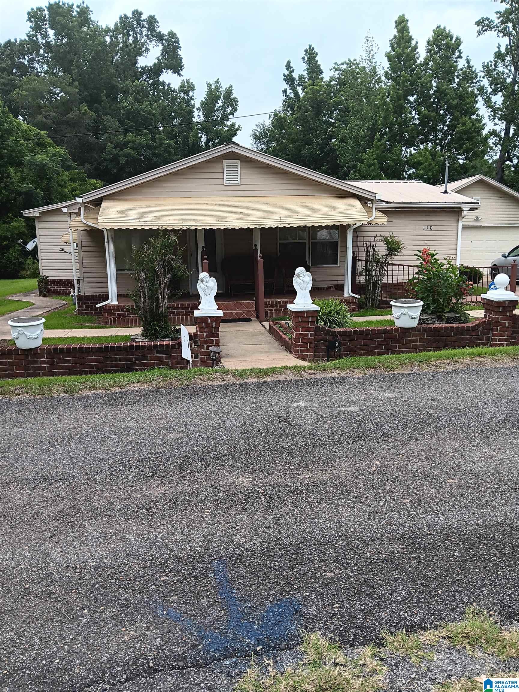 Homes for sale in Akron, AL | 110 3rd Avenue N, Akron, AL 35441 | MLS# 21431767