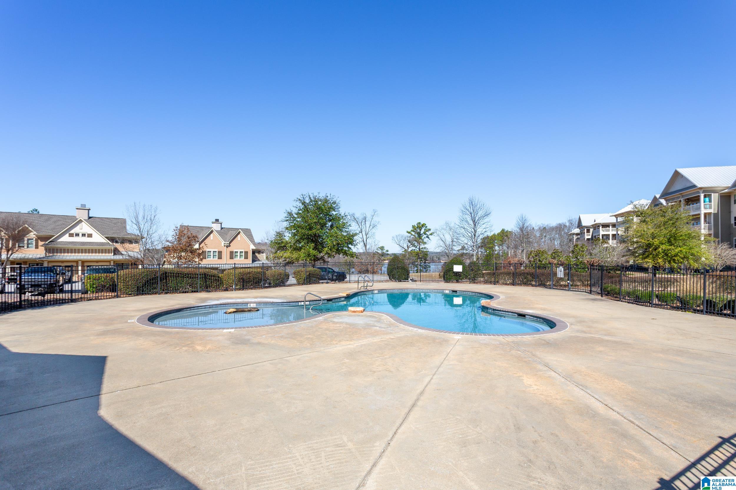 475 RIVER FOREST LANE