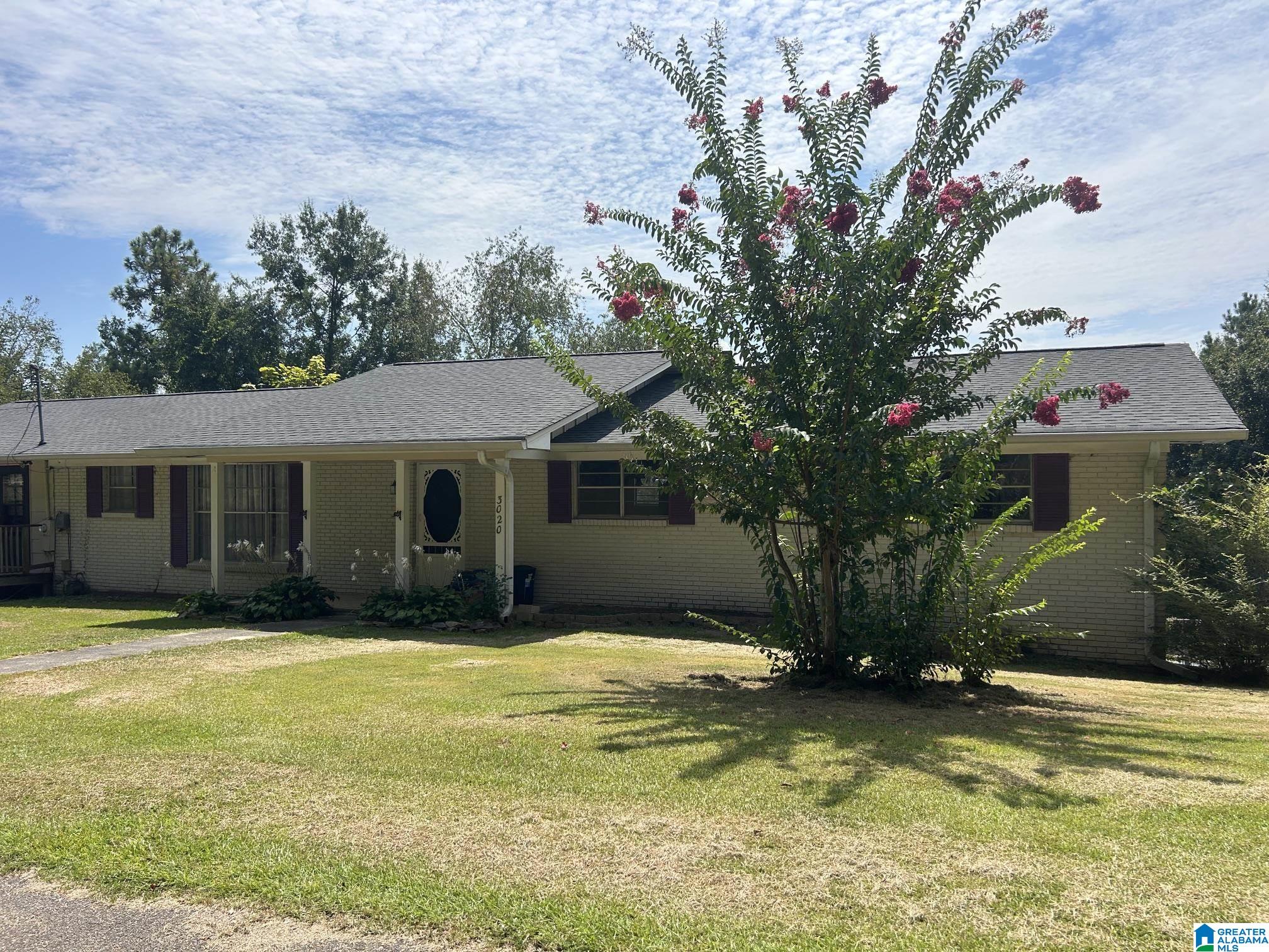 3rd image of 3020 Brentwood Dr, Oxford, AL 36203 | MLS# 21432168