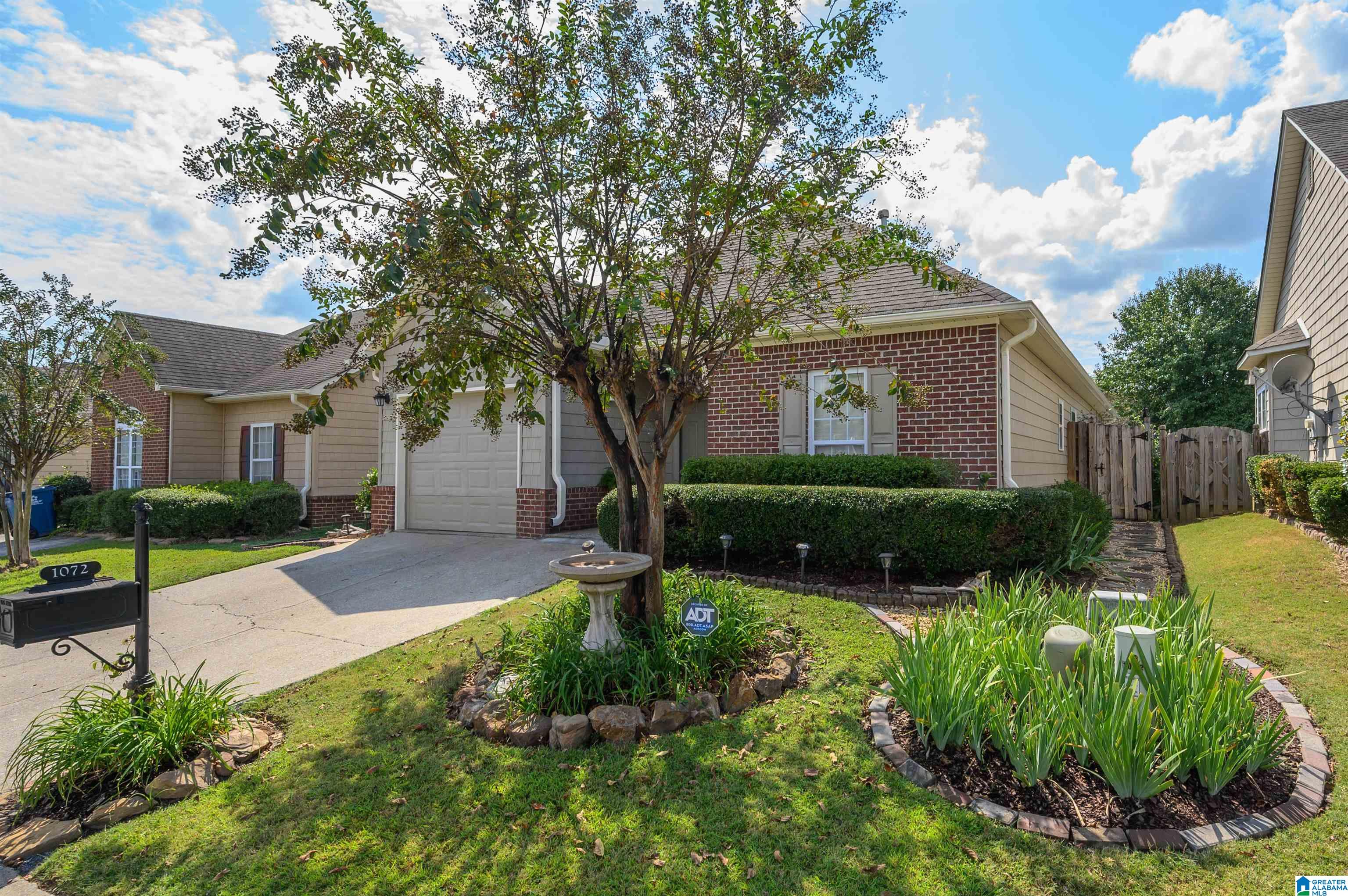 1072 FAIRBANK LANE