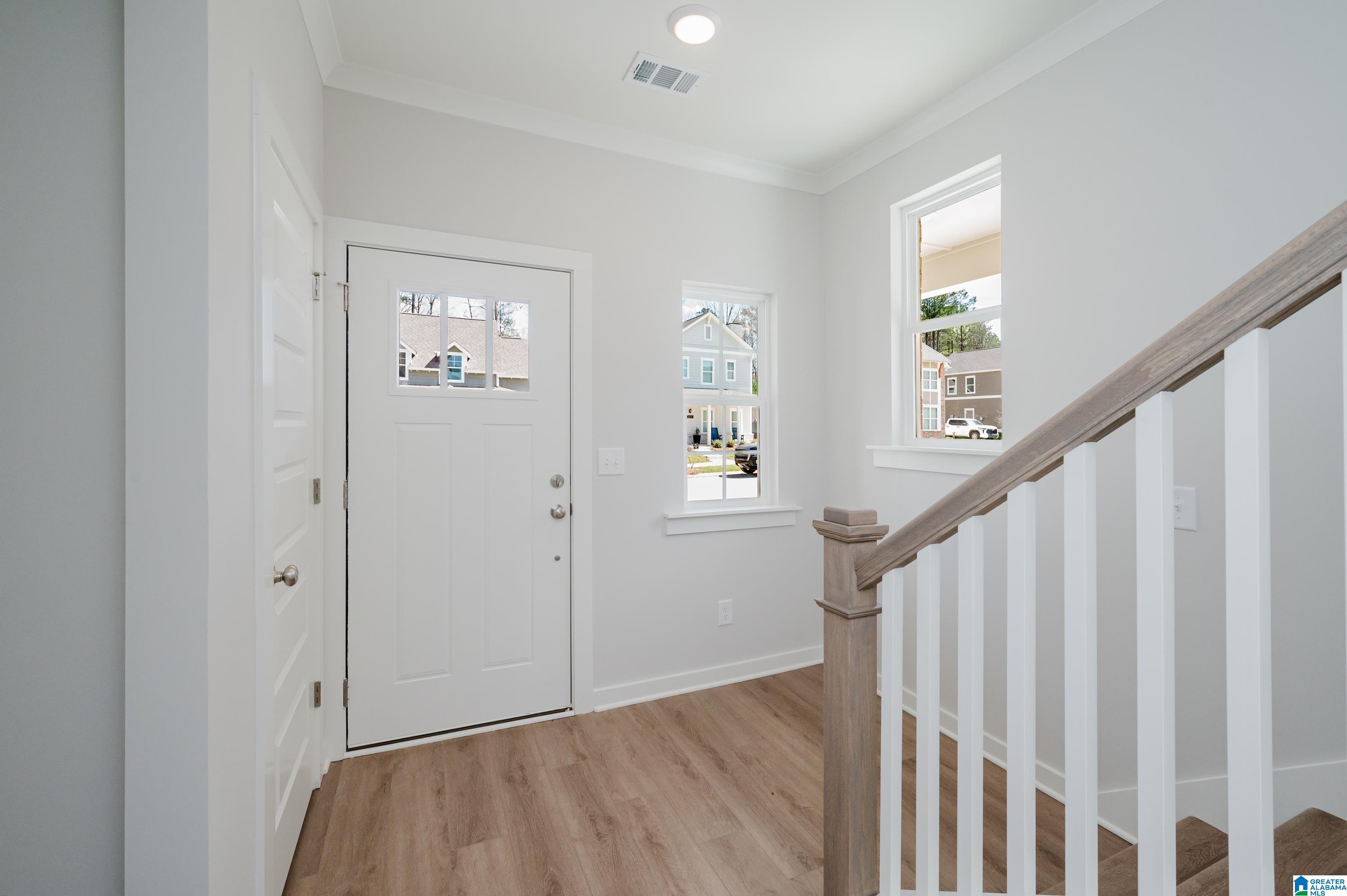 Photo 4 of Single family home for sale at 424 Wishford Cir, Helena, AL 35080 | MLS# 21432543 | Listing updated on 2026-09-19