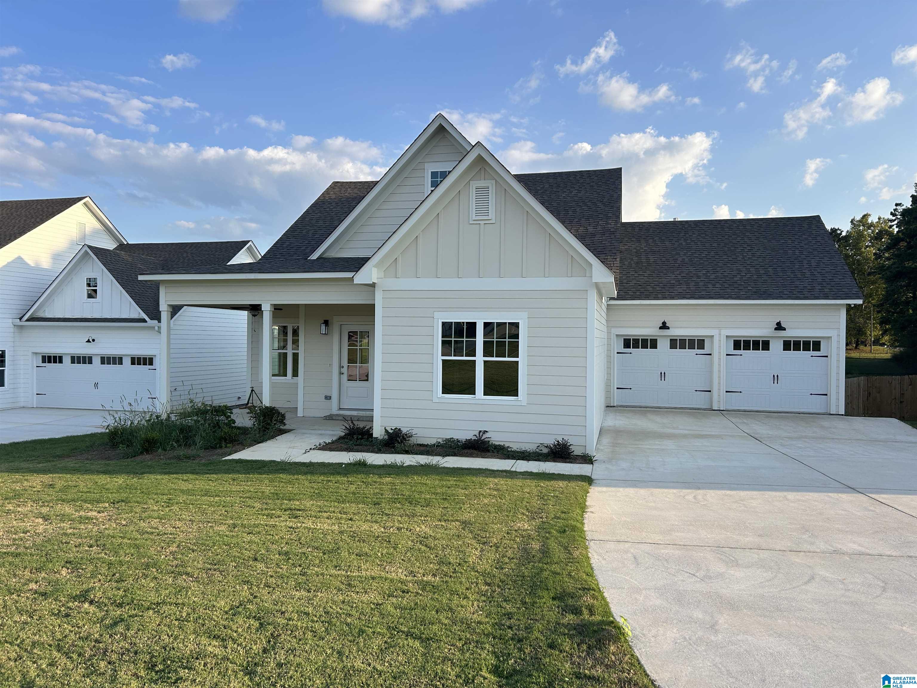 Photo 2 of Single family home for sale at 1490 Brooks Dr, Mount Olive, AL 35117 | MLS# 21432696 | Listing updated on 2026-09-18