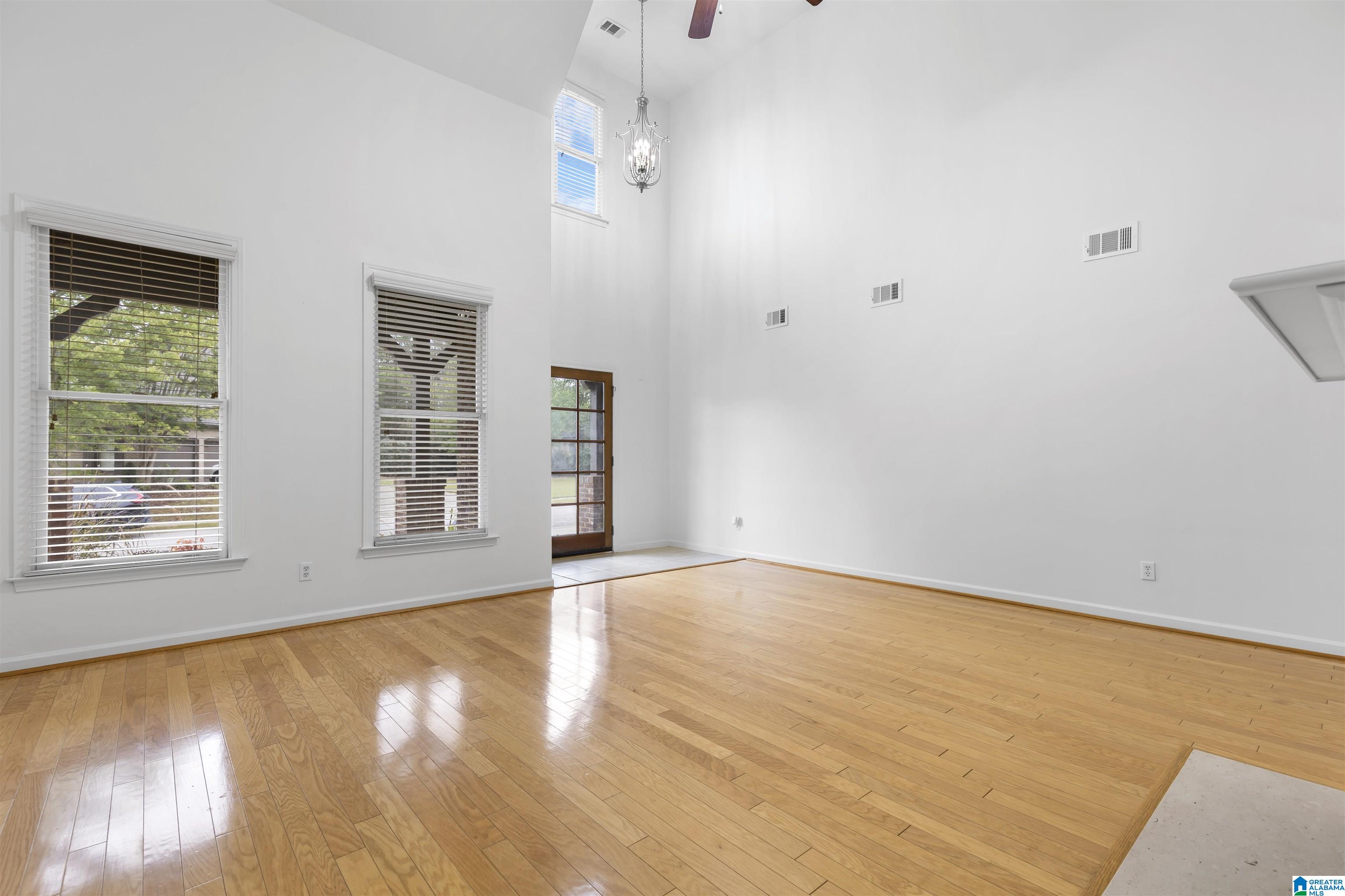 Homes for sale in Hoover, AL | 2297 Abbeyglen Lane, Hoover, AL 35226 | MLS# 21432709