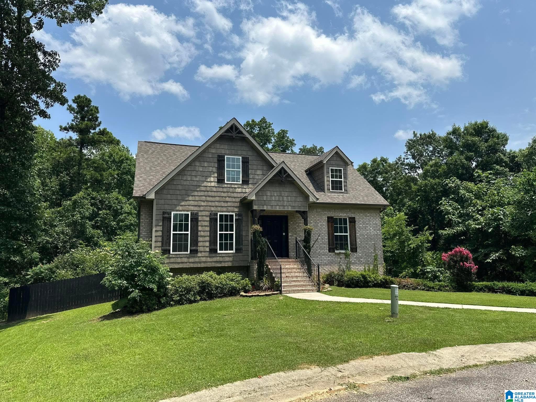 230 RIDGEWOOD LANE
