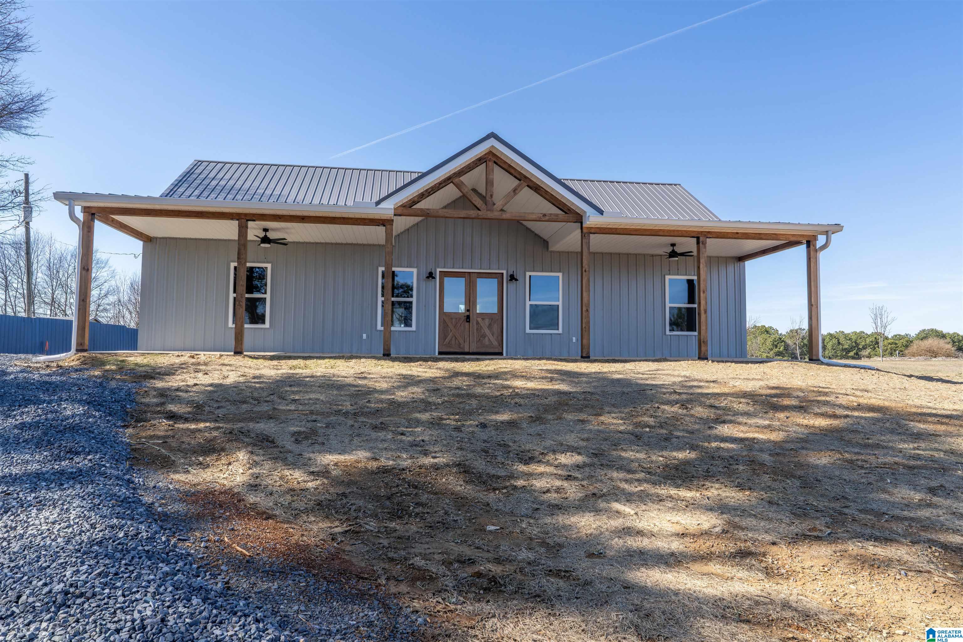 Homes for sale in Oneonta, AL | 620 Washburn Dr, Oneonta, AL 35121 | MLS# 21433633