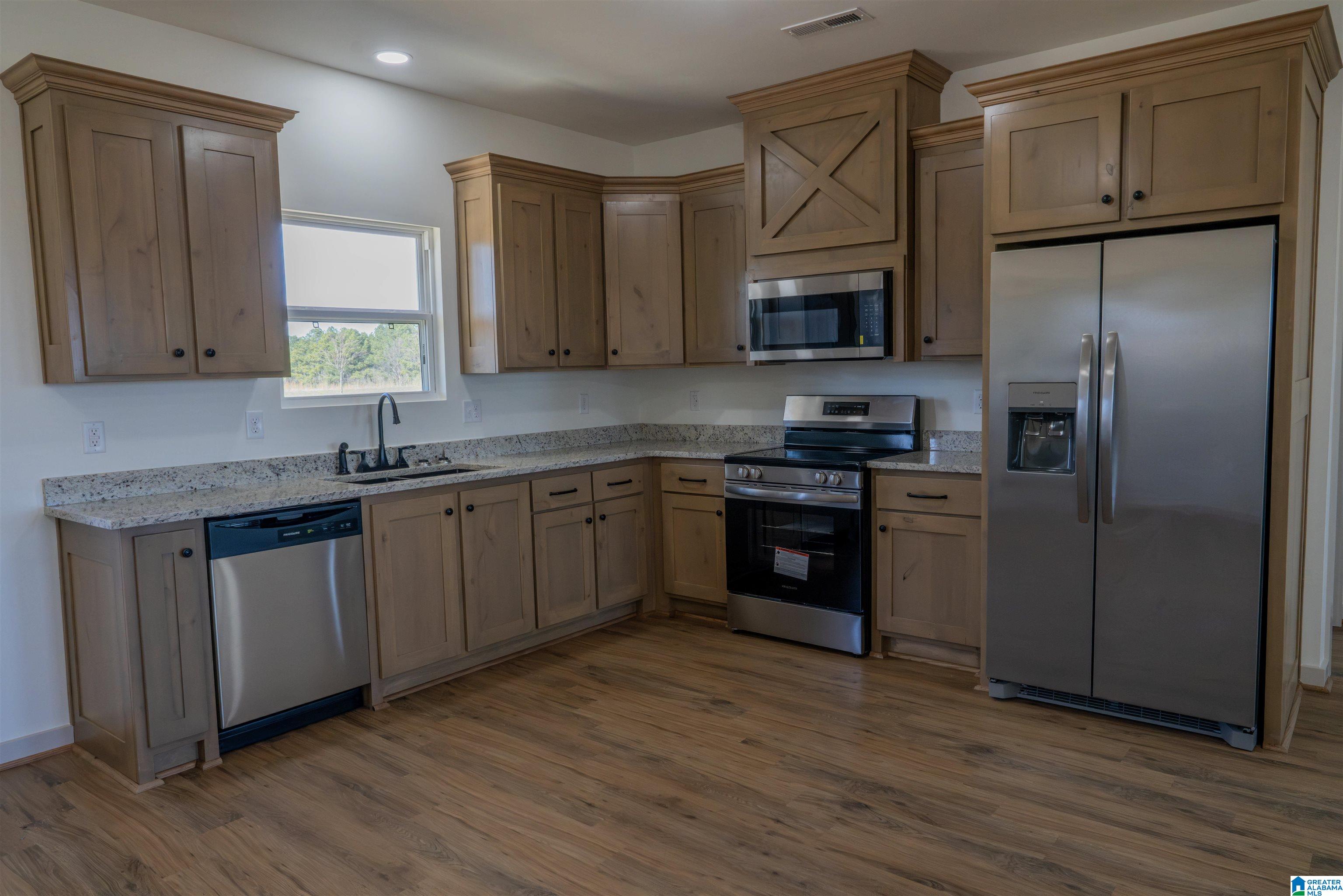 Homes for sale in Oneonta, AL | 620 Washburn Dr, Oneonta, AL 35121 | MLS# 21433633