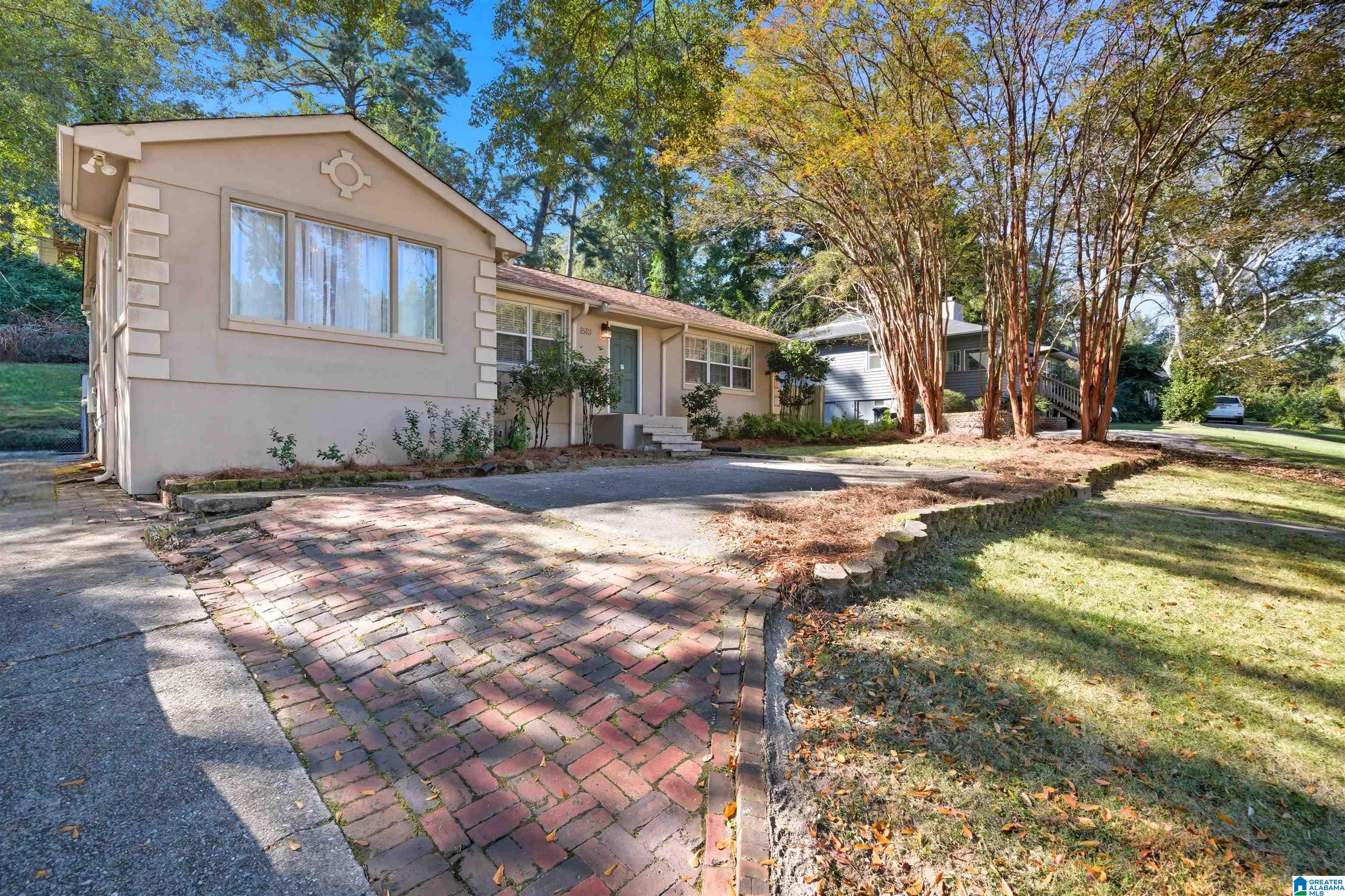 Homes for sale in Homewood, AL | 1513 Valley Avenue, Homewood, AL 35209 | MLS# 21434350