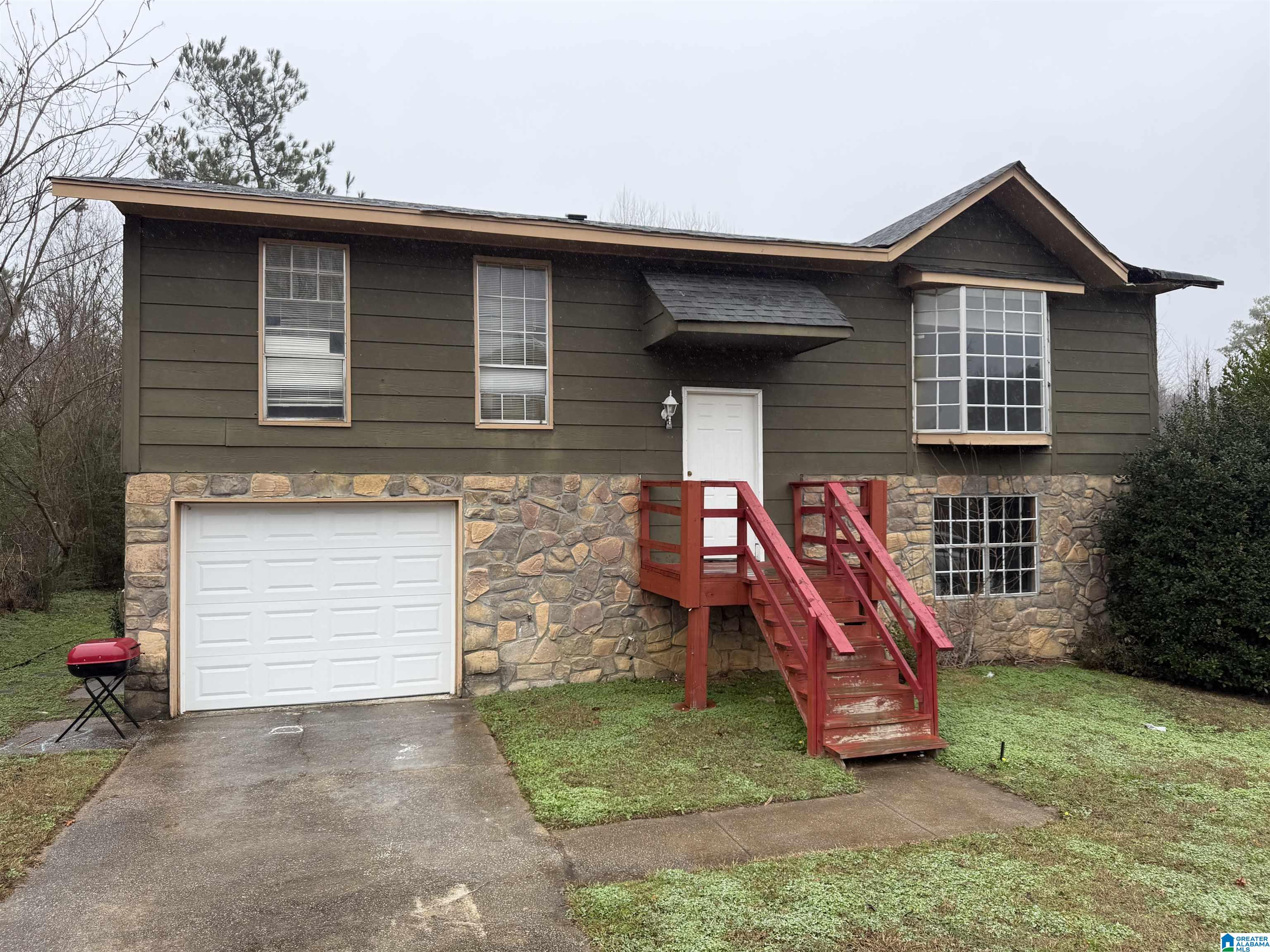 1842 HUNTINGTON DRIVE
