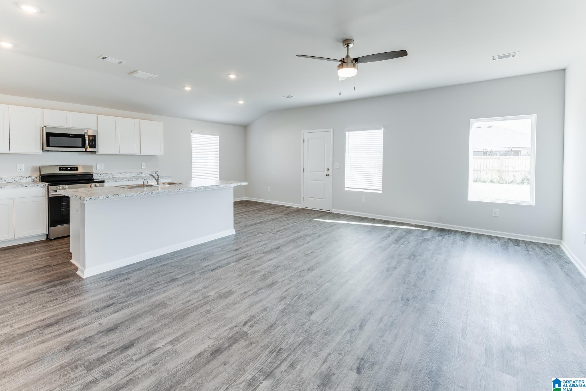 Homes for sale in Calera, AL | 853 Ashford Dr, Calera, AL 35040 | MLS# 21434995