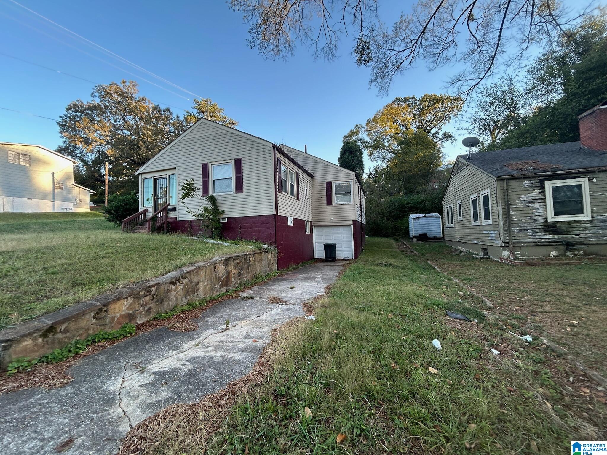 1601 GRAYMONT AVENUE W