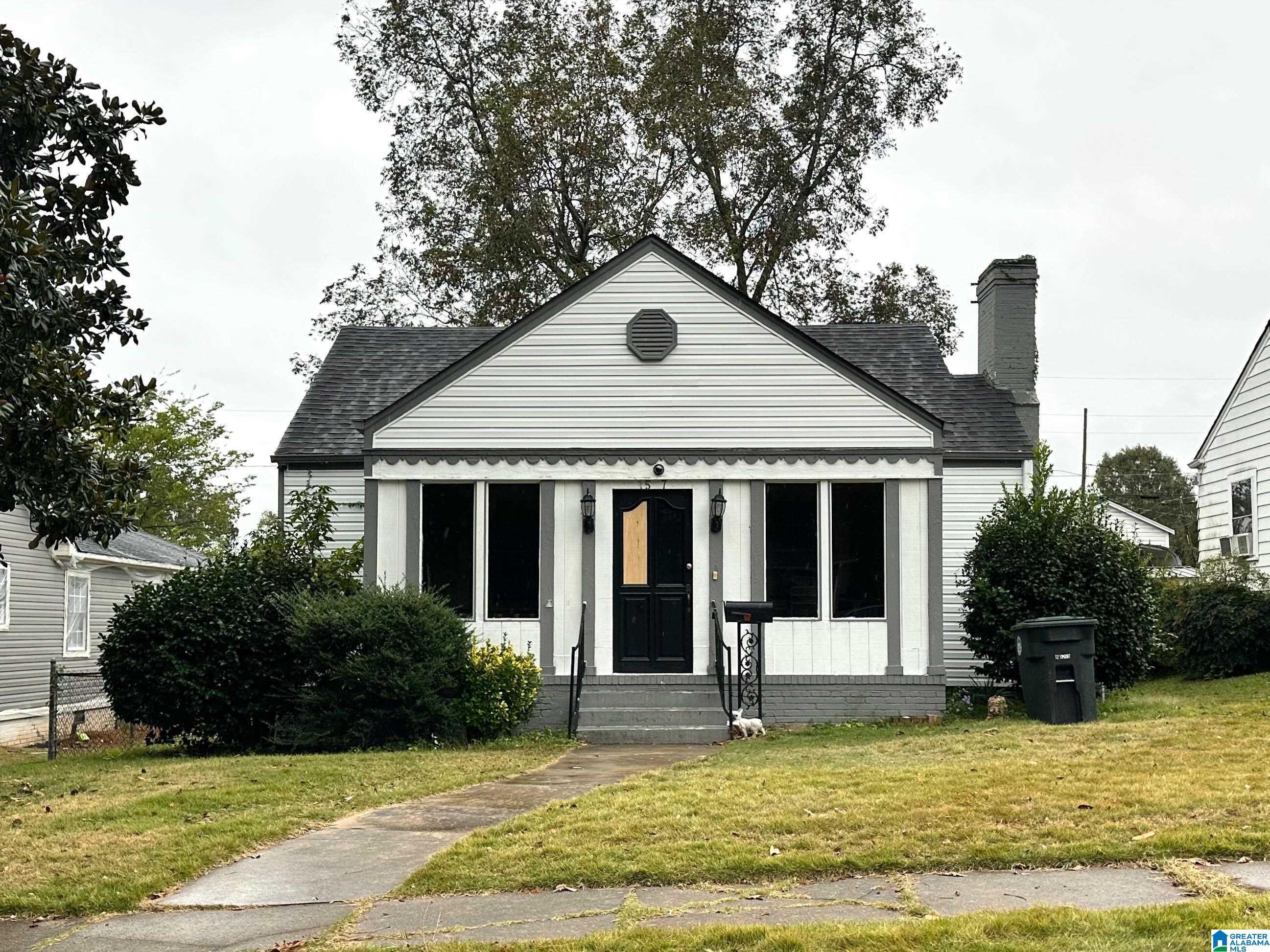 1527 5TH AVENUE W